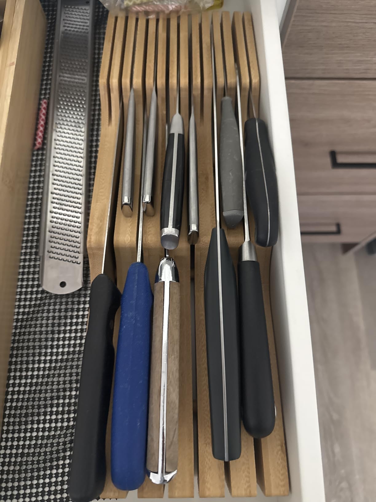 In-Drawer Knife Block Organizer - Bamboo Wood Drawer Knife Organizer - Protecting Knife Organizer Block (Not Included) (Natural, 11 Knives Dock) customer photo 1