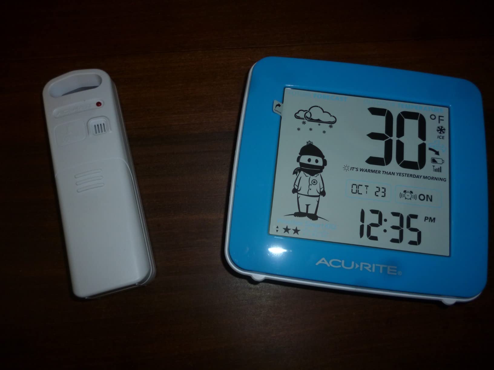 AcuRite (00777) What-to-Wear Weather Station with Alarm Clock customer photo 2