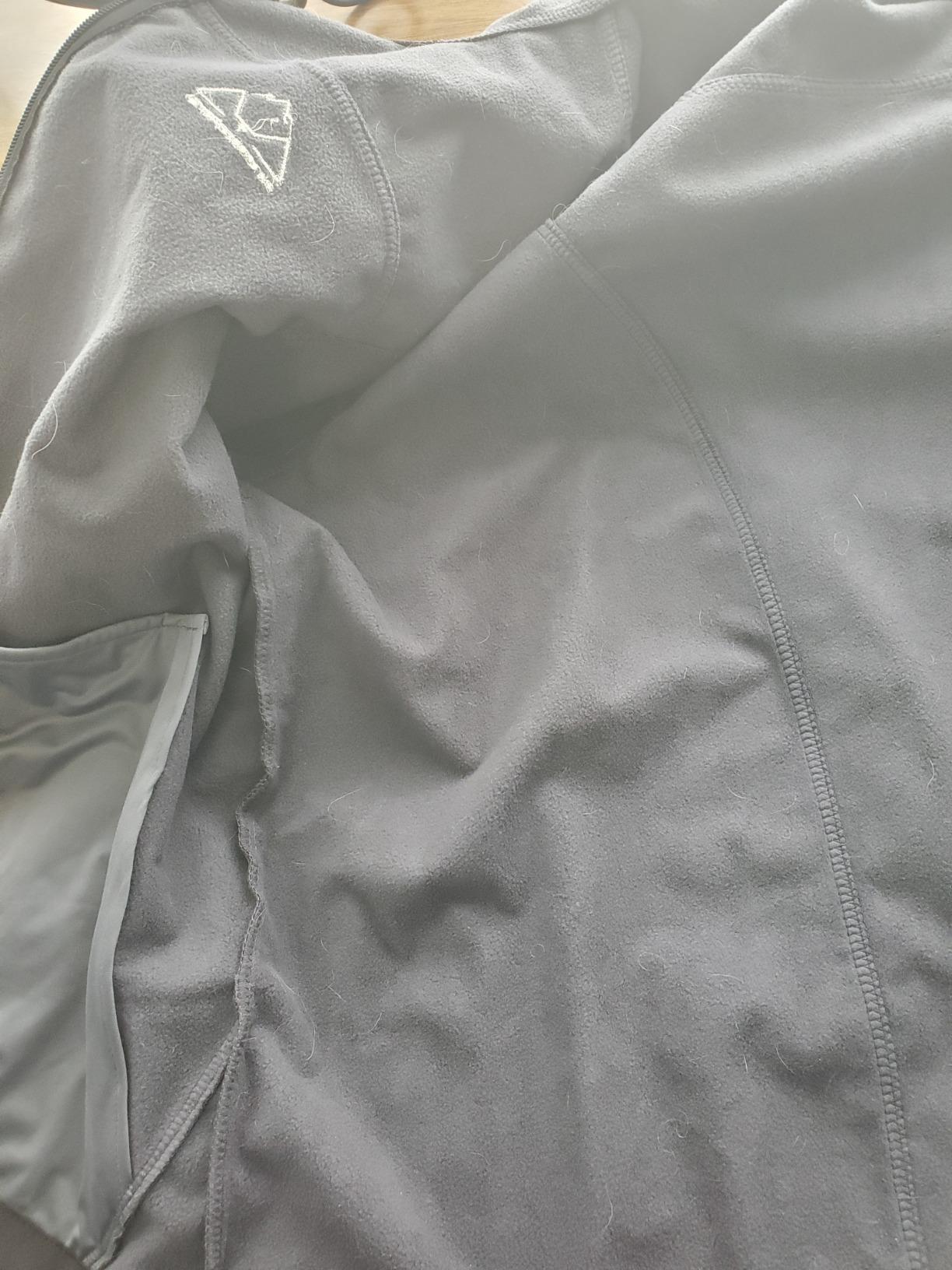 Rdruko Men's Lightweight Softshell Jacket Fleece Lined Hooded customer photo 1