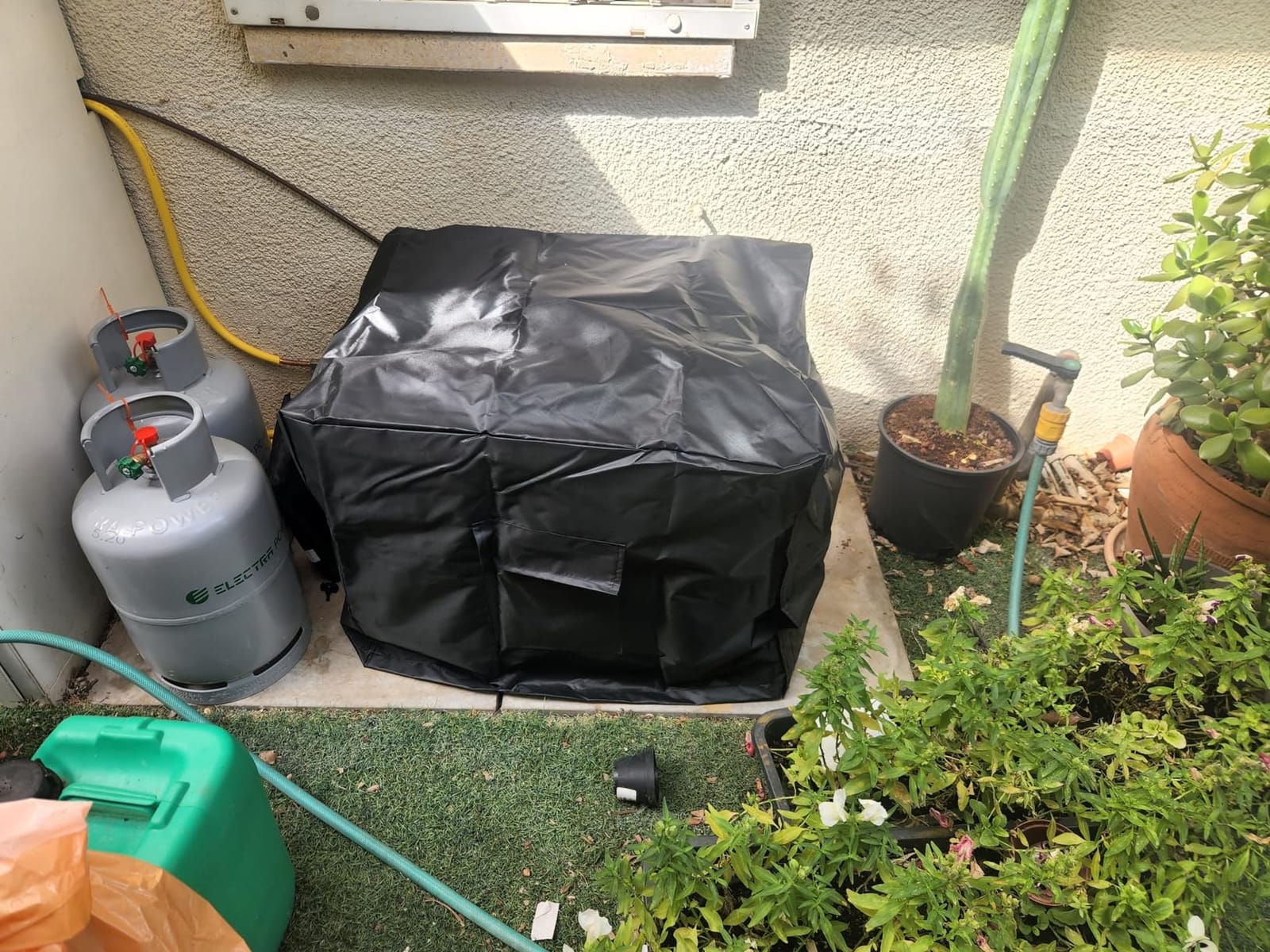 WLEAFJ Generator Cover Heavy Duty Waterproof, Universal Portable Generator Cover 32”L x 24”W x 24”H - for Most Generators 5000-10000 Watt customer photo 2