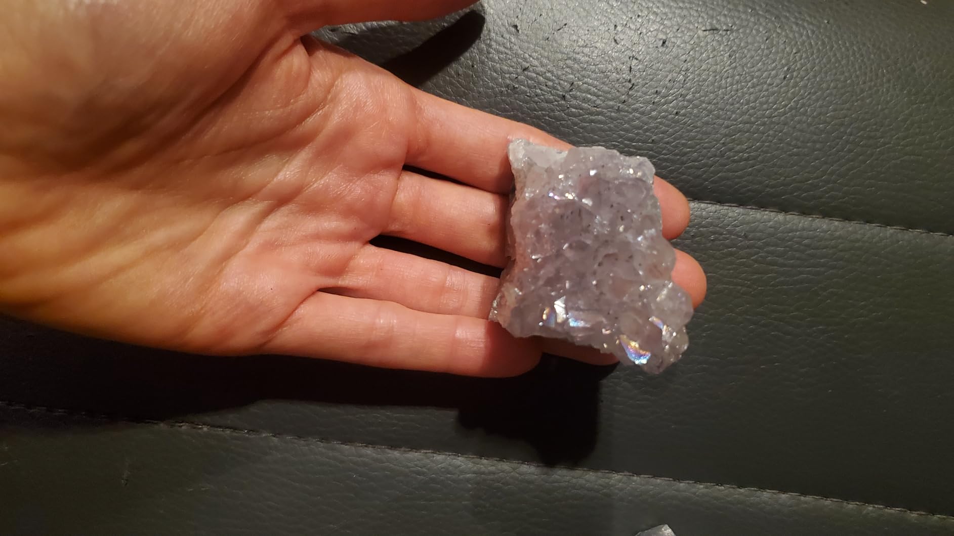 KALIFANO Angel Aura Amethyst Geode - Titanium-Bonded High-Energy Amatista for Reiki, Wicca, Crystal Decor & Metaphysical Gifts customer photo 2
