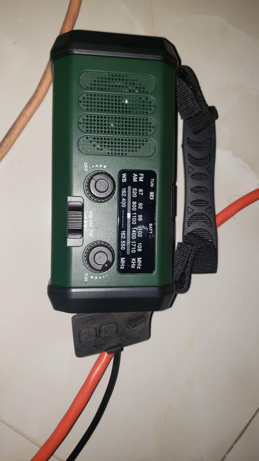 Leaton Emergency Weather Radio with Solar/Hand Crank/USB Charging,10000mAh customer photo 2