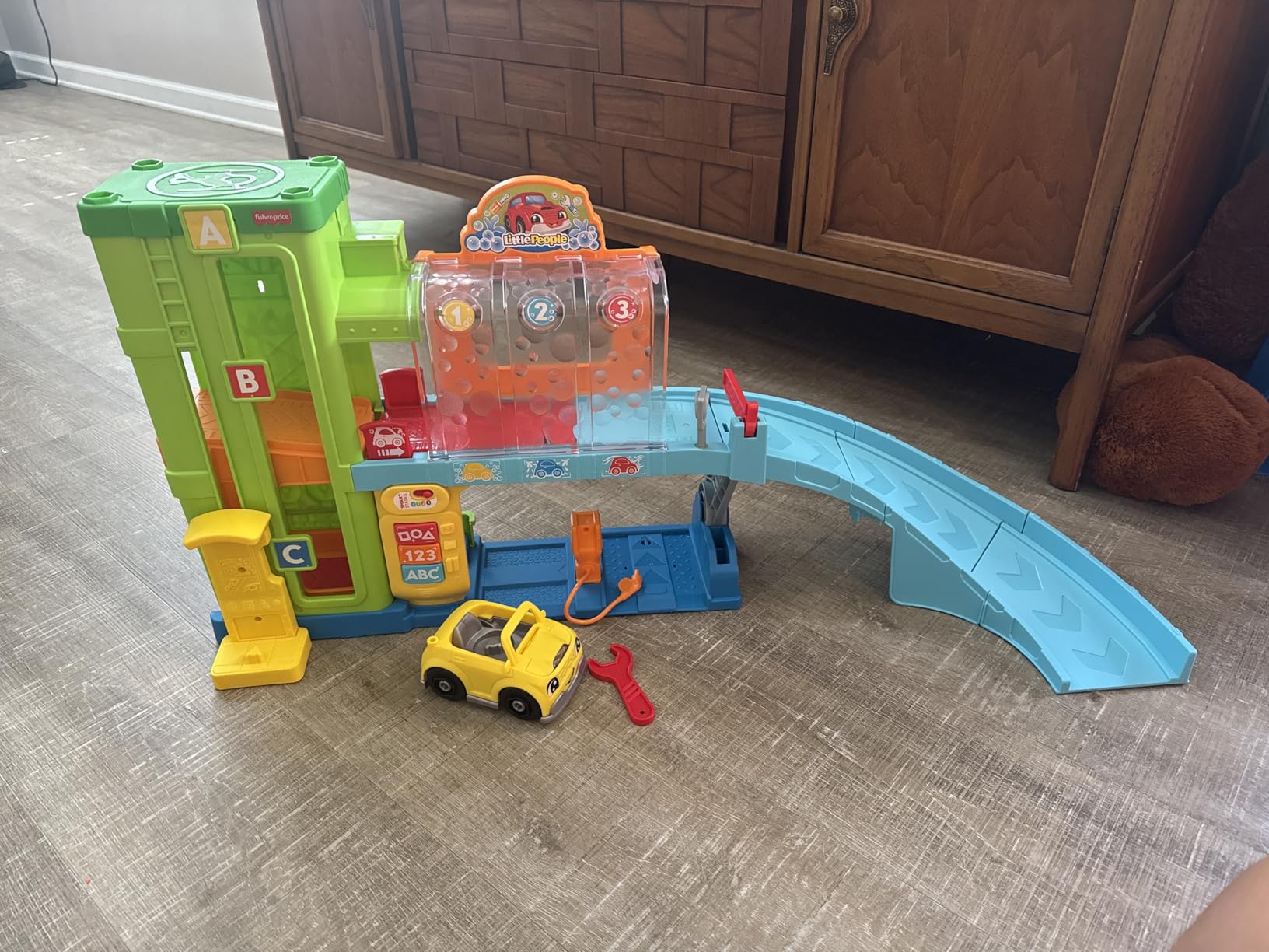 Fisher-Price Little People Light-Up Learning Garage Playset, Ages 1+ Years customer photo 2