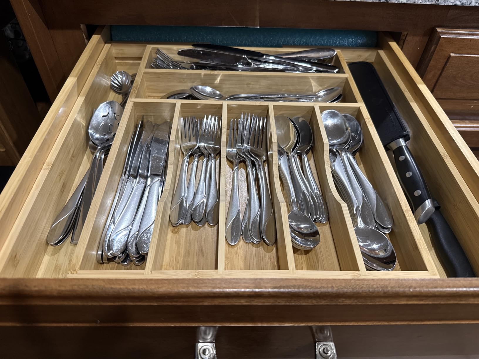 Umilife Large Expandable Kitchen Silverware Utensils Drawer Organizer, 2.5