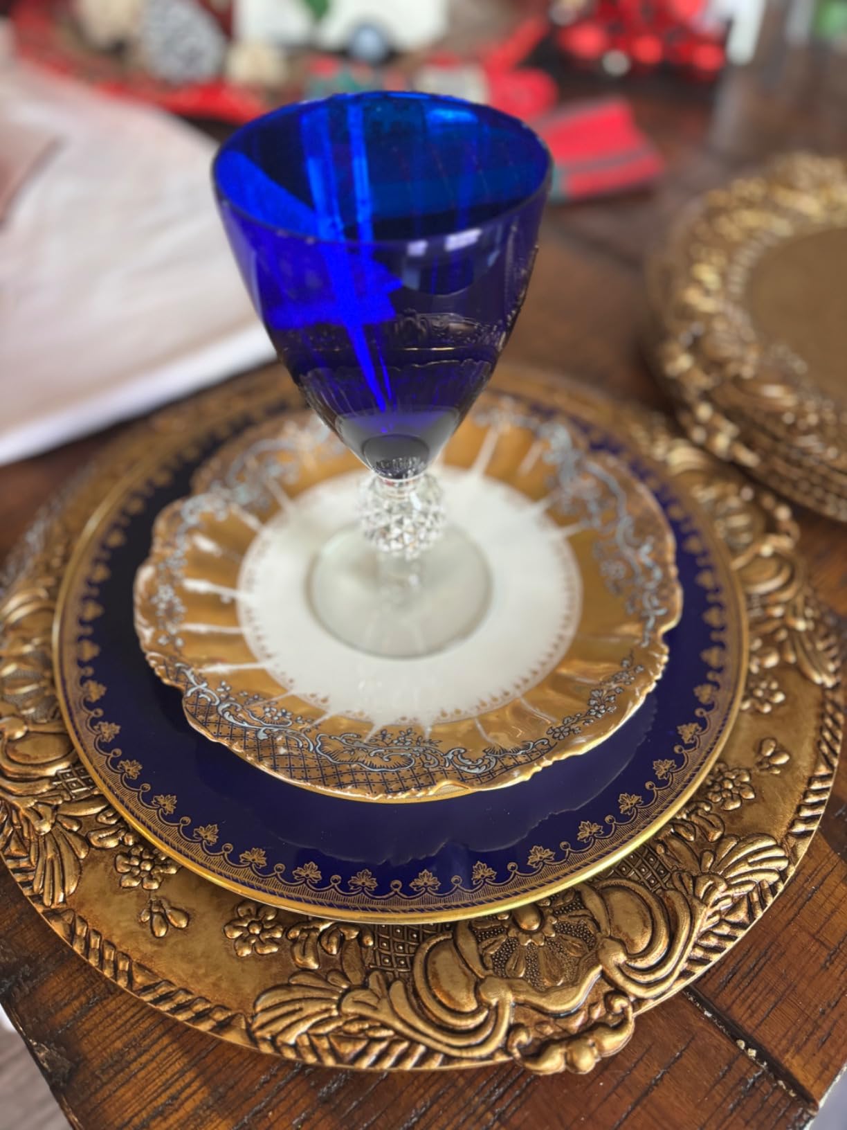 MAONAME Antique Gold Charger Plates with Embossed Rim, Set of 6 customer photo 2