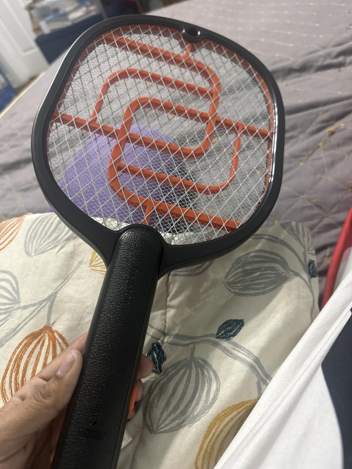 GAIATOP Electric Fly Swatter, 3800V Battery Powered Fly Bug Zapper Racket customer photo 2