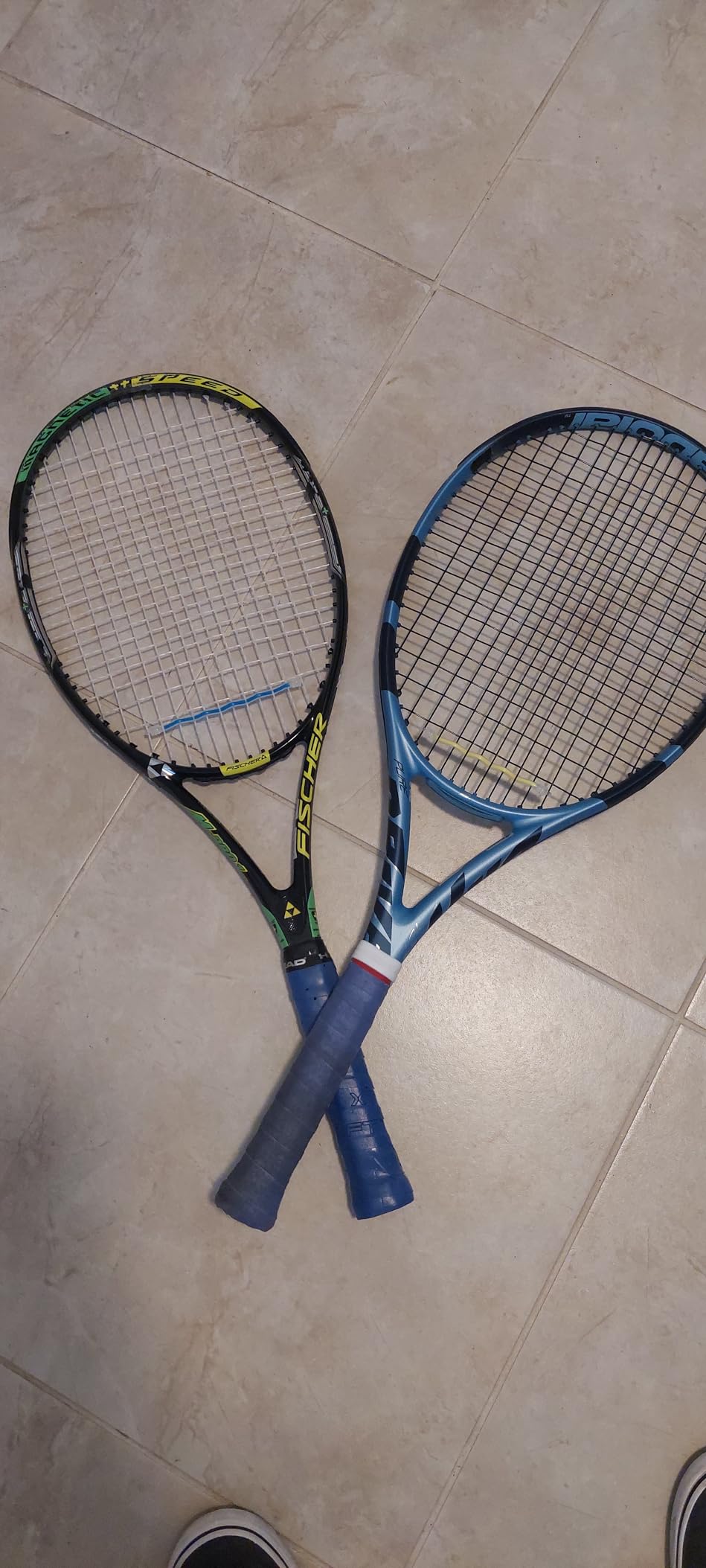 SPORTIC 8 pcs Tennis Racket Dampener, Racket Shock Absorber to Reduce Vibration, Tennis Racquet Vibration Dampener, Racquet Accessories for Tennis Player Sports Favor-4 Colors customer photo 2