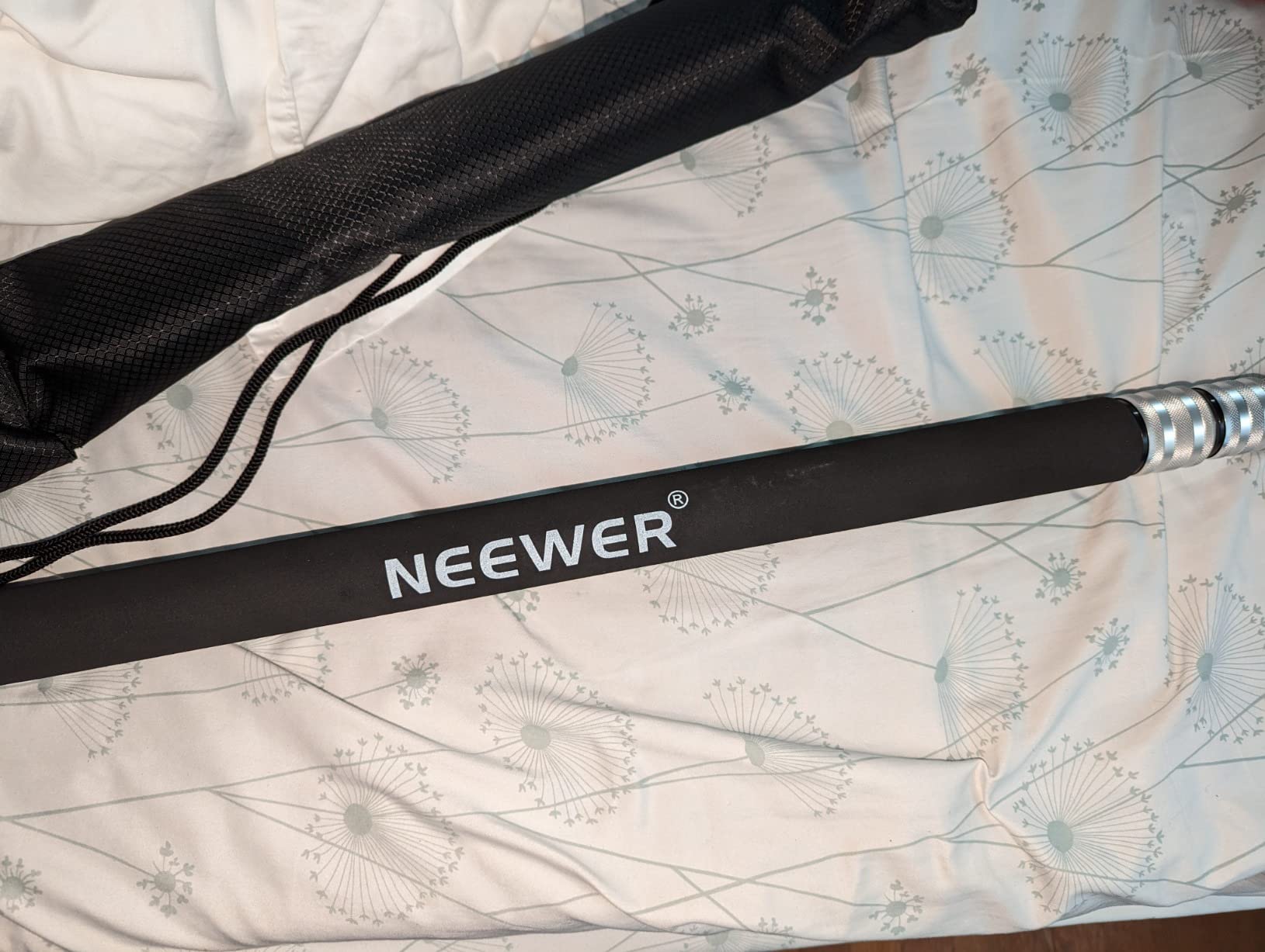 NEEWER Upgraded Microphone Boom Pole, 9.8ft/300cm Telescopic Carbon Fiber Mic Boom Arm with 5 Sections, 1/4” 3/8” 5/8” Screw Adapters, Cable Straps, Shoulder Strap & Storage Bag, MS-300C customer photo 2