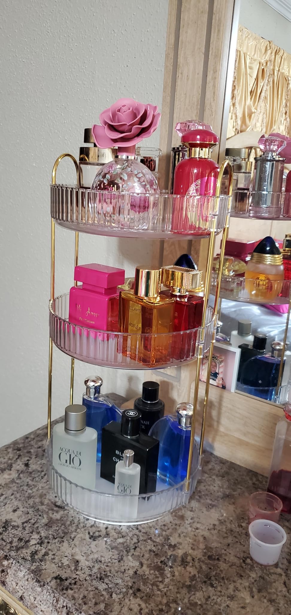 shuang qing Rotating Makeup Organizer for Vanity, Large Capacity Skincare Perfume Storage, Bathroom Counter Organizer, 360 Spinning Cosmetic Dresser Countertop Organizers (Clear, 3 Tier) customer photo 1