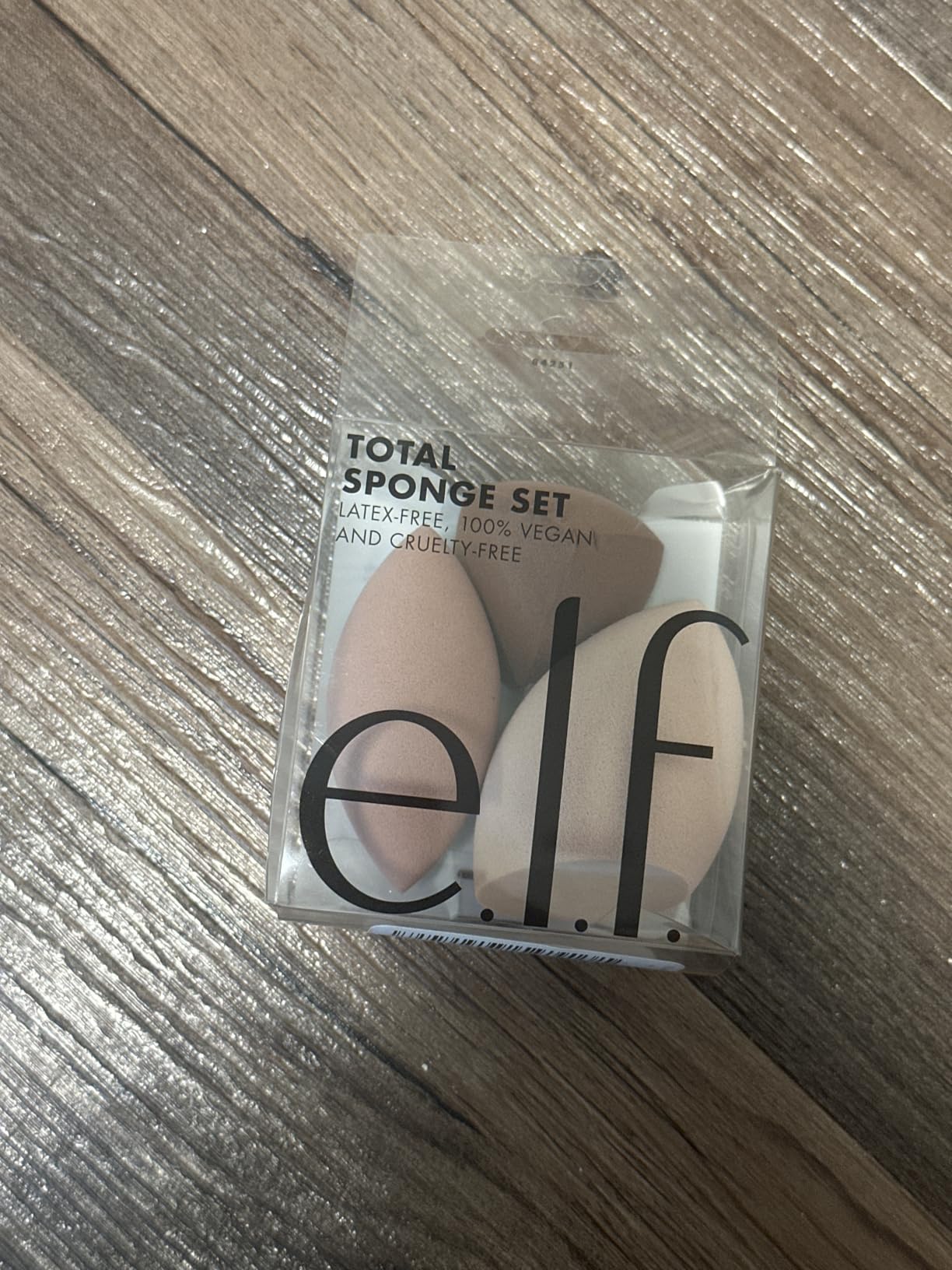 e.l.f. Total Sponge Set, Multi-use Makeup Sponge Set For Flawless Blending, Great For Powder Or Liquid Concealer & Foundation, Vegan & Cruelty-Free customer photo 2