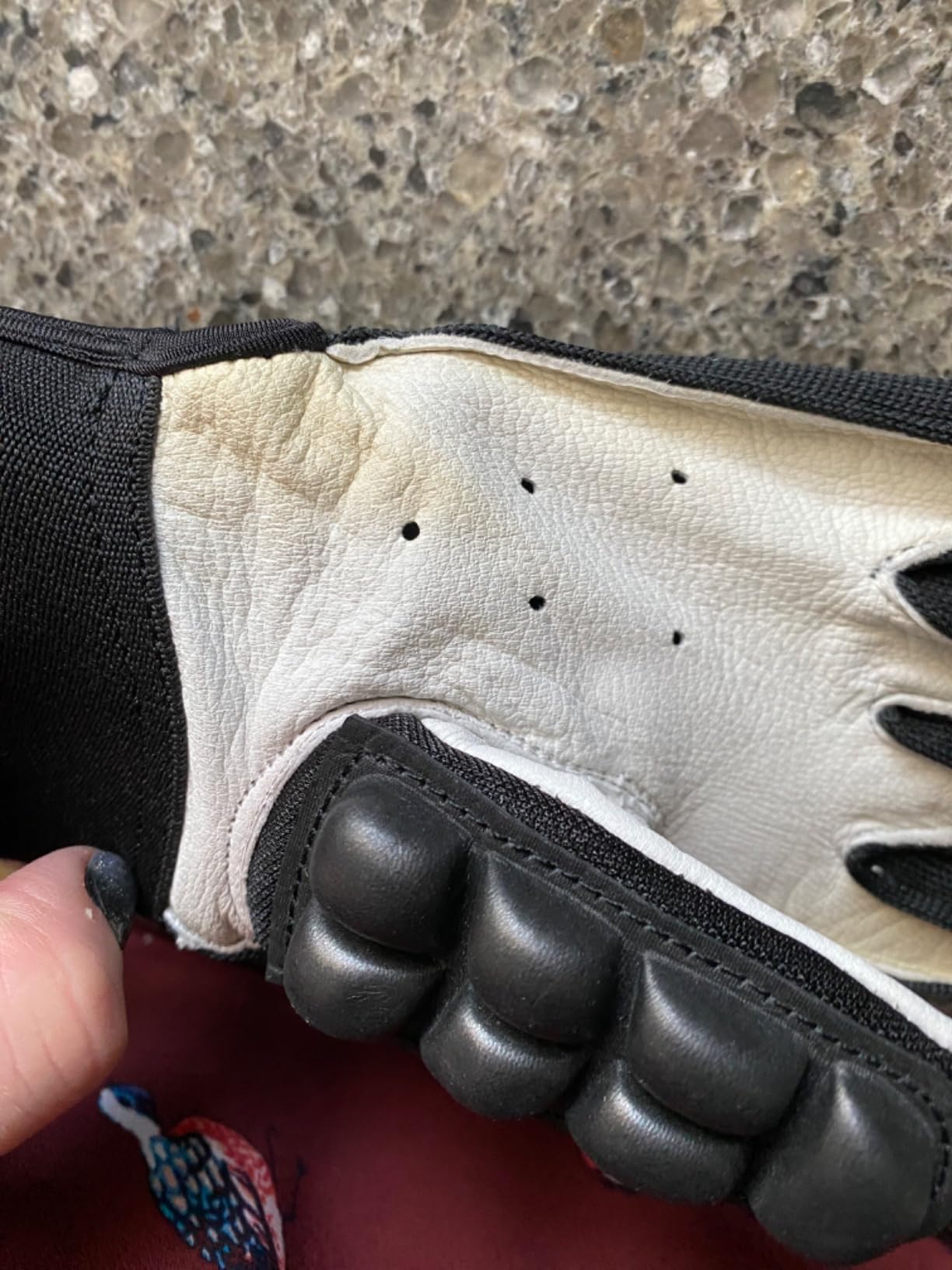 Harrow Double Down Hockey Gloves, Left & Right Hand, Lightweight Padded Hockey Gloves, High Density Foam Protection, Flexible Palm Grip, Protective Gloves for Men and Women Indoor and Outdoor Play customer photo 1