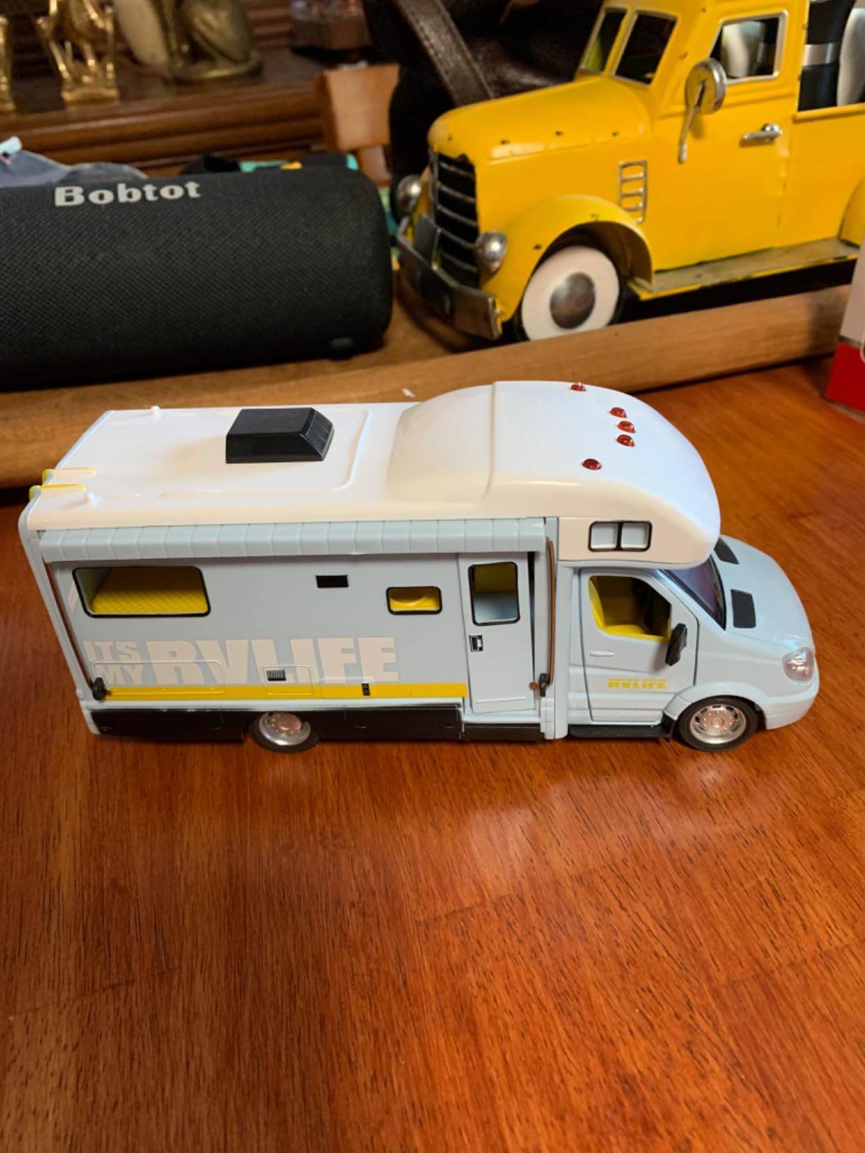Toy Camper RV Motorhome Toys for Boys Girls Diecast Metal Vehicle Pretend Play Pull Back Model Car Doors & Awning Open Light Sound Age 4 5 6 7 8 Kids Birthday Gifts, Blue customer photo 1