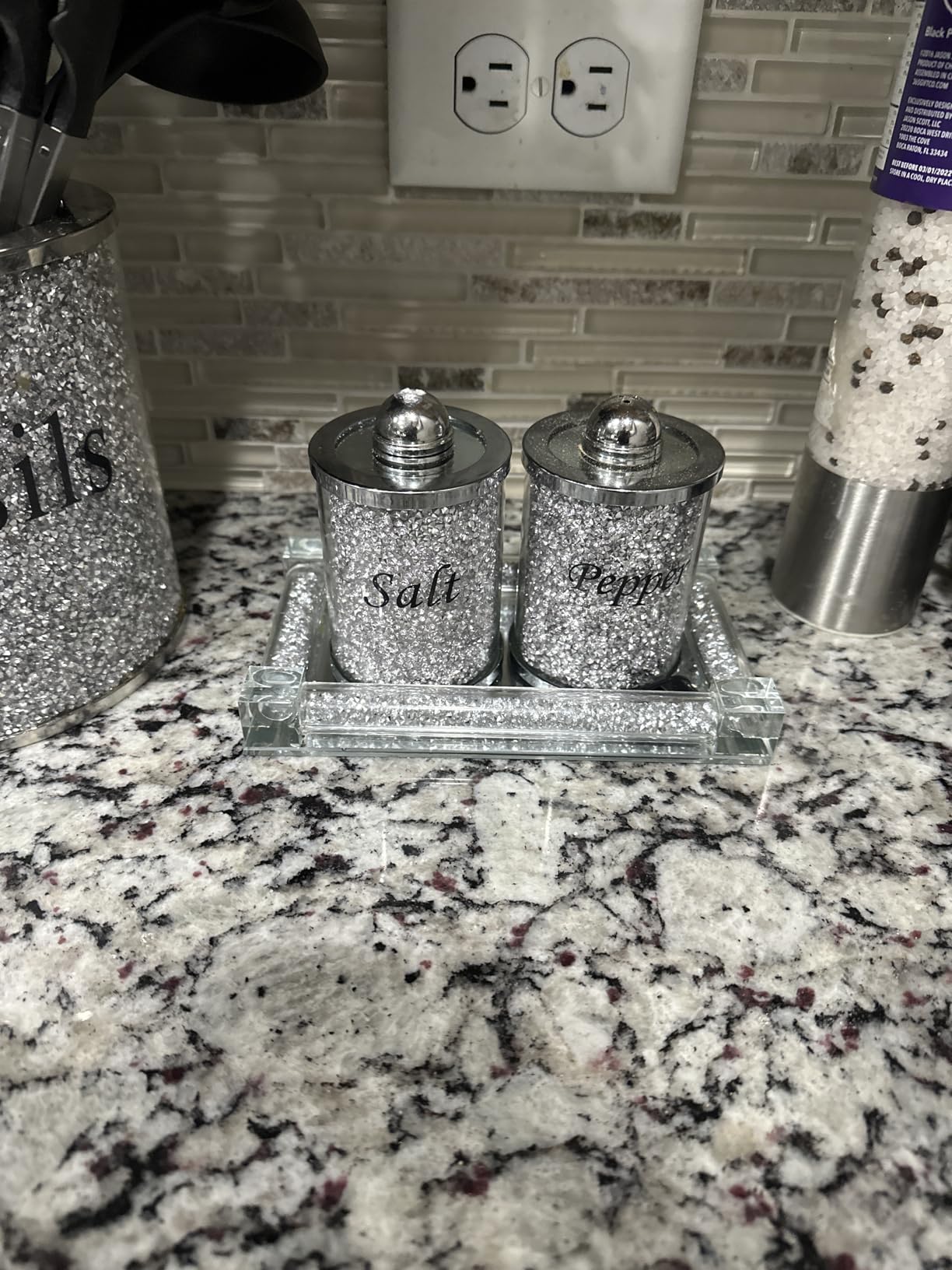 Crystal Salt and Pepper Shakers Set with Tray, Sparkly Crystal Crushed Diamond House Decor for Kitchen, Bling Salt Pepper Jar Container Pot for Countertop, Silver customer photo 1