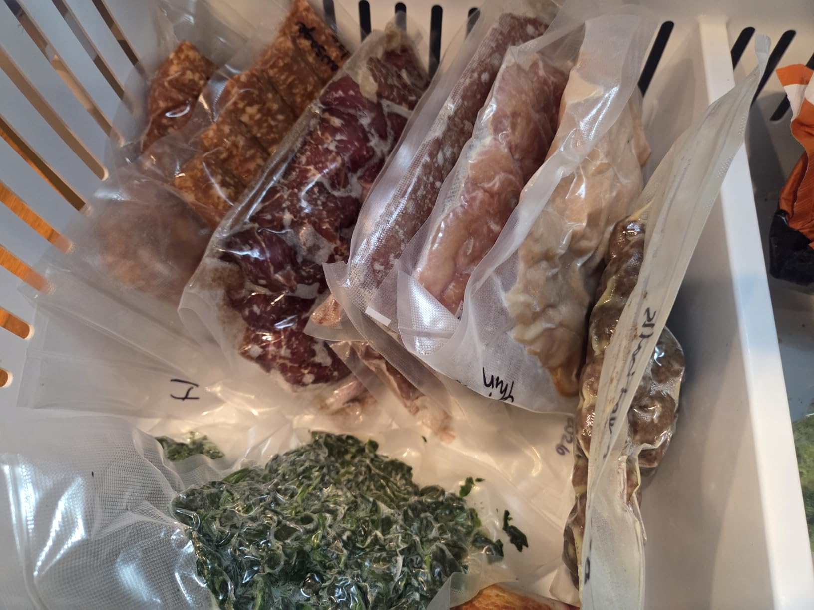 Syntus 150 Pcs Vacuum Sealer Bags for Food, 8x12+11x16+6x10, BPA Free customer photo 1