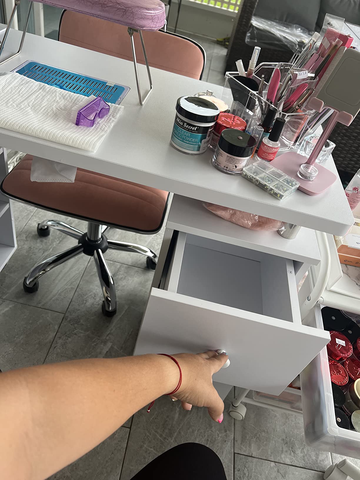 OmySalon Manicure Table Nail Desk for Nail Tech, Nail Table Beauty Salon Tech Station w/Electric Downdraft Vent, Lockable Wheels,Wrist Cushion,Storage Shelves & Drawers customer photo 2