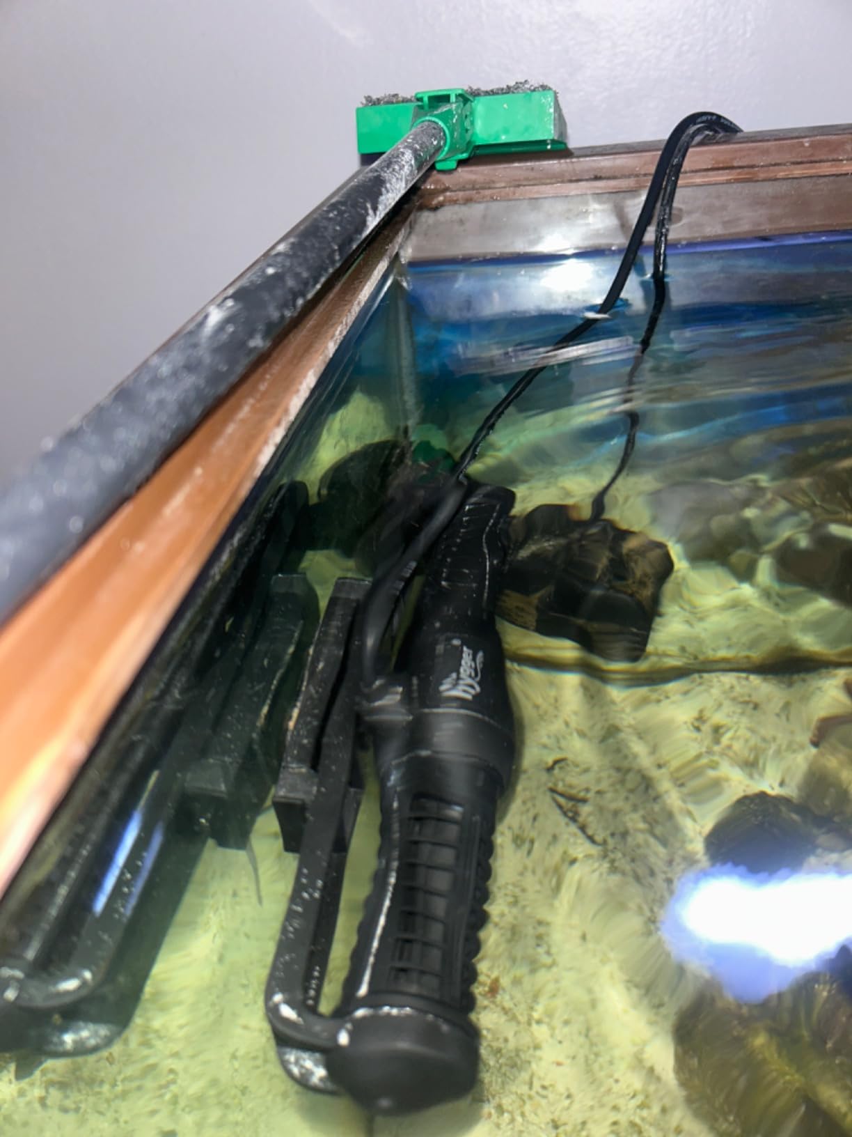 hygger Aquarium Wave Maker, 18W Adjustable Cross Flow Pump with LED Display Controller, Magnetic DC 24V Aquarium Powerhead for Freshwater and Marine Reef Aquariums Up to 135 Gallon customer photo 1