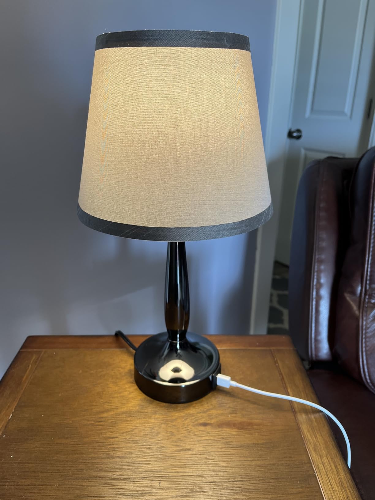 Kakanuo Touch Table Lamp for Bedroom, Small Bedside Lamp with USB C Charging Port, 3 Way Dimmable Touch Control Nightstand Lamp for Living Room and Office, LED Bulb Included customer photo 2