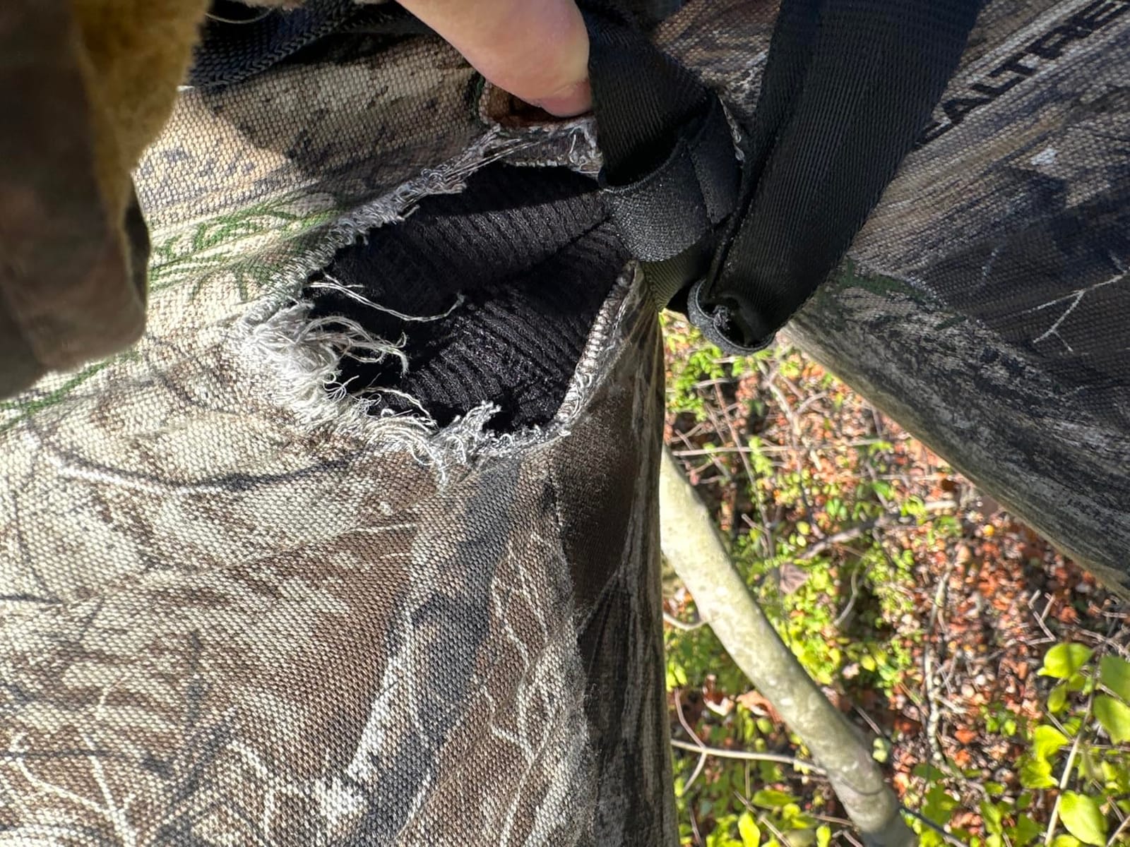 Realtree Men's Hunting Camo Cargo Pants, Durable 6-Pocket Outdoor Tactical Pants, Slim Fit customer photo 1