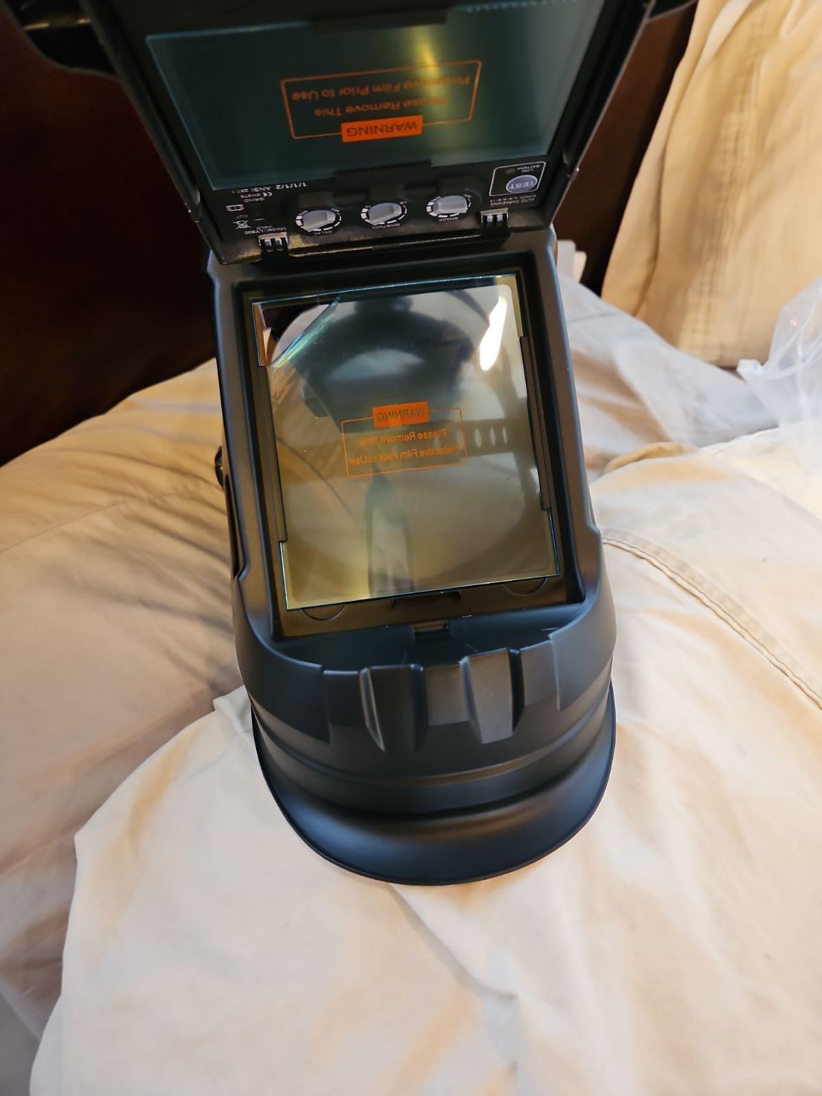 TOOLIOM Auto-Darkening True Color Welding Helmet with 3.94 x 3.66 View customer photo 1