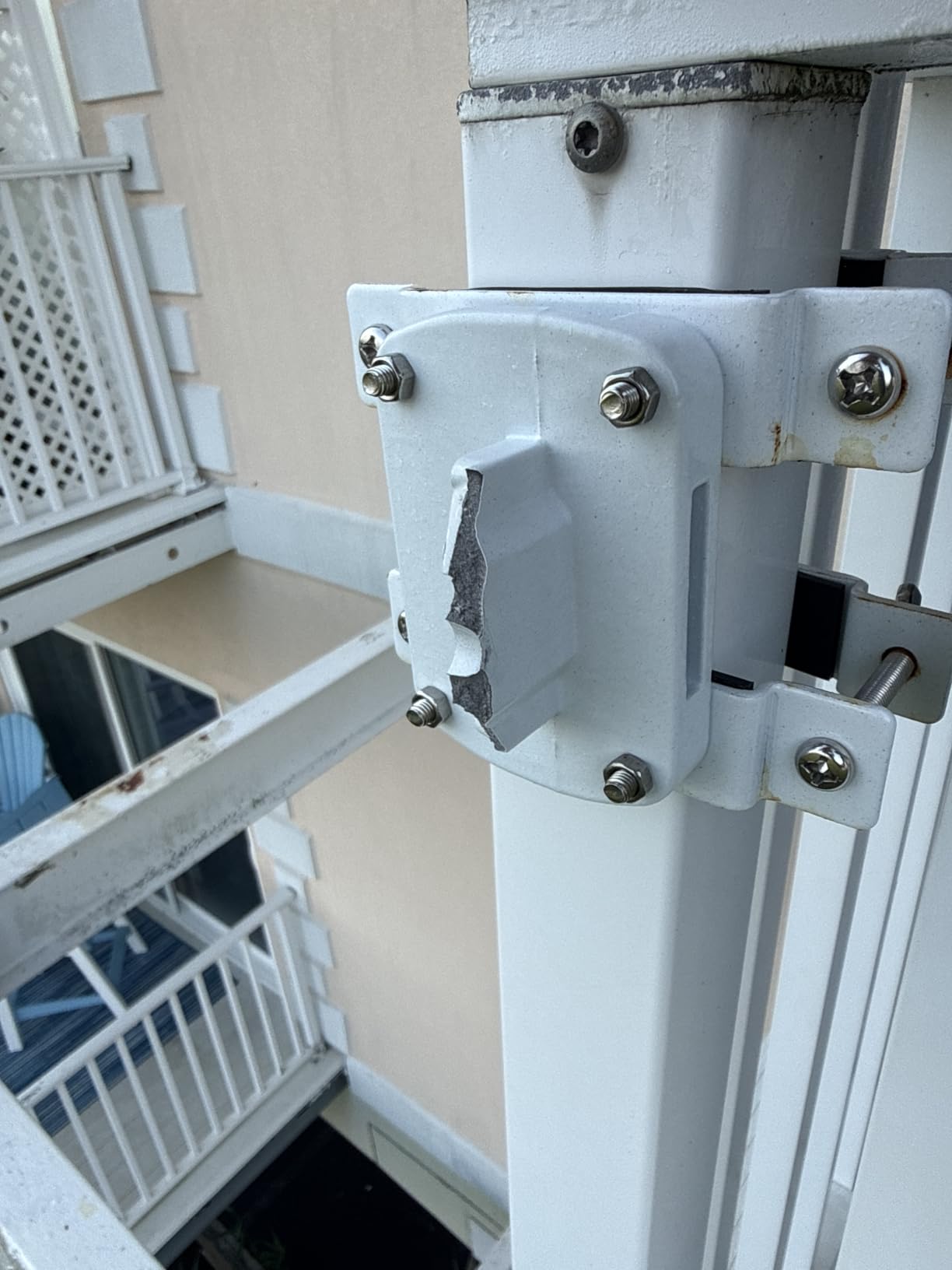 No Drill Flag Pole Holder for Railing,Flag Pole Mount for Porch & Fence Rail, Apartment Balcony,Square Railing-Two Installation Methods-with Silicone Pads,for 1