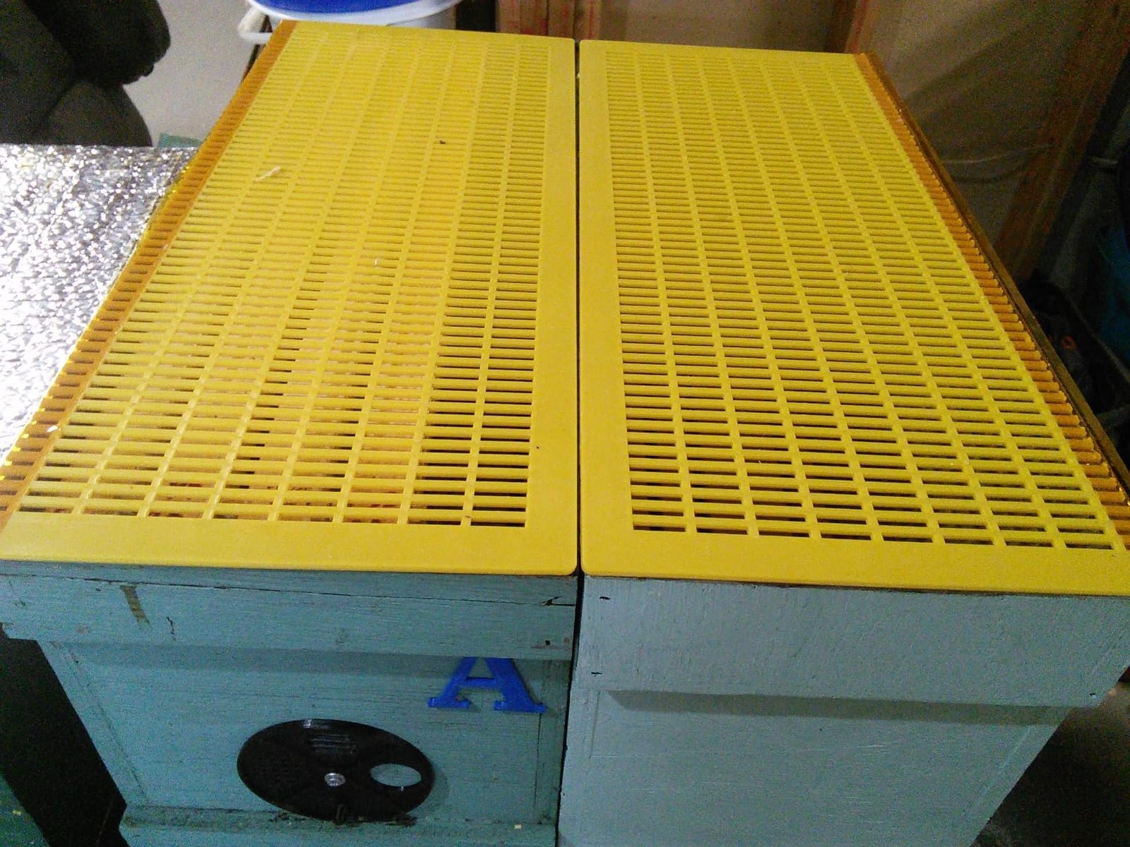 Rtteri 10 Pcs 10 Frame Plastic Queen Excluder Queen Bee Excluder for Bee Hive Beekeeping, Separating Queen Bees from Honey, Beekeepers Looking to Harvest Honey (Yellow,10 Frame) customer photo 2
