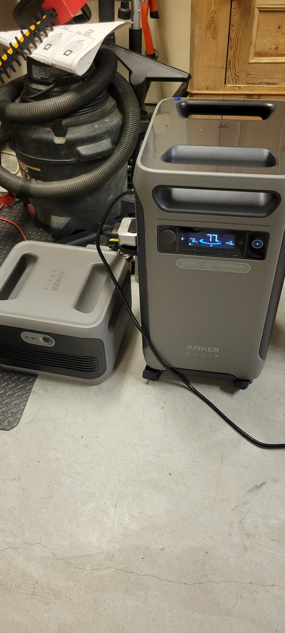 Anker SOLIX F3800 Portable Power Station, 3,840Wh customer photo 1