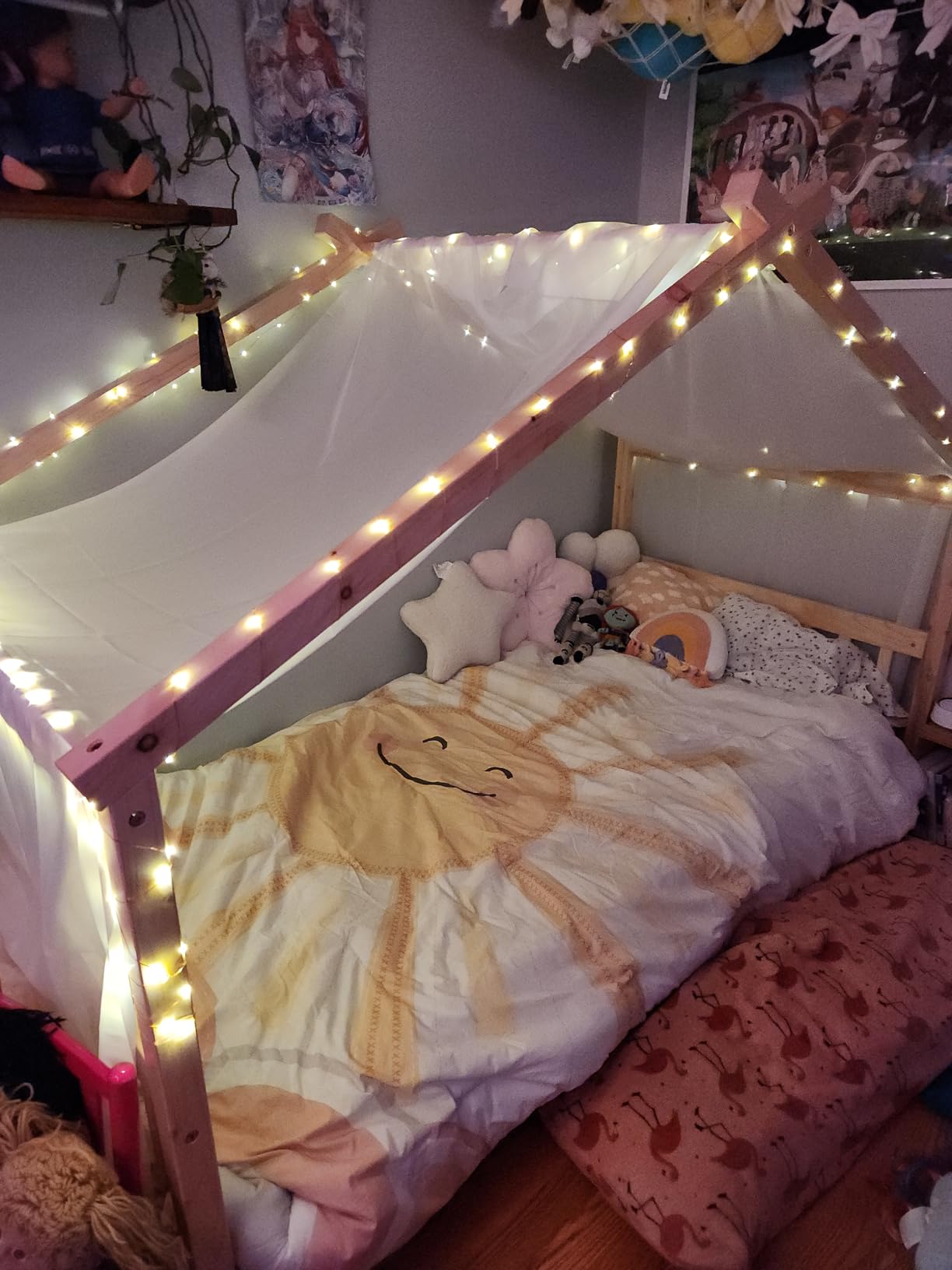 GIANTEX House Bed Twin, Solid Wood Kids House Bed with Roof, Headboard and Footboard, Low Floor Twin Bed Frame for Toddlers Teens Girls Boys, No Box Spring Needed, White customer photo 1