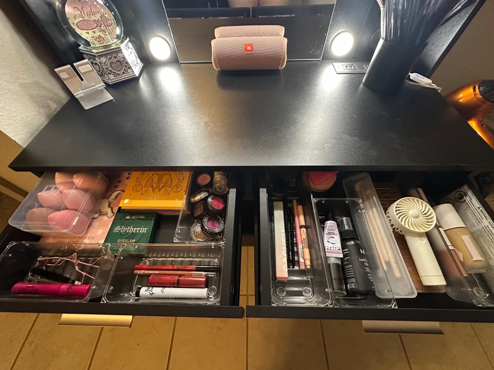 Vabches White Makeup Vanity Desk with Lighted Mirror & Charging Station | 2 Large Drawers,Vanity Mirror 3 Lighting Color Adjustable,Cushioned Stool,Storage Drawers and Shelves customer photo 1