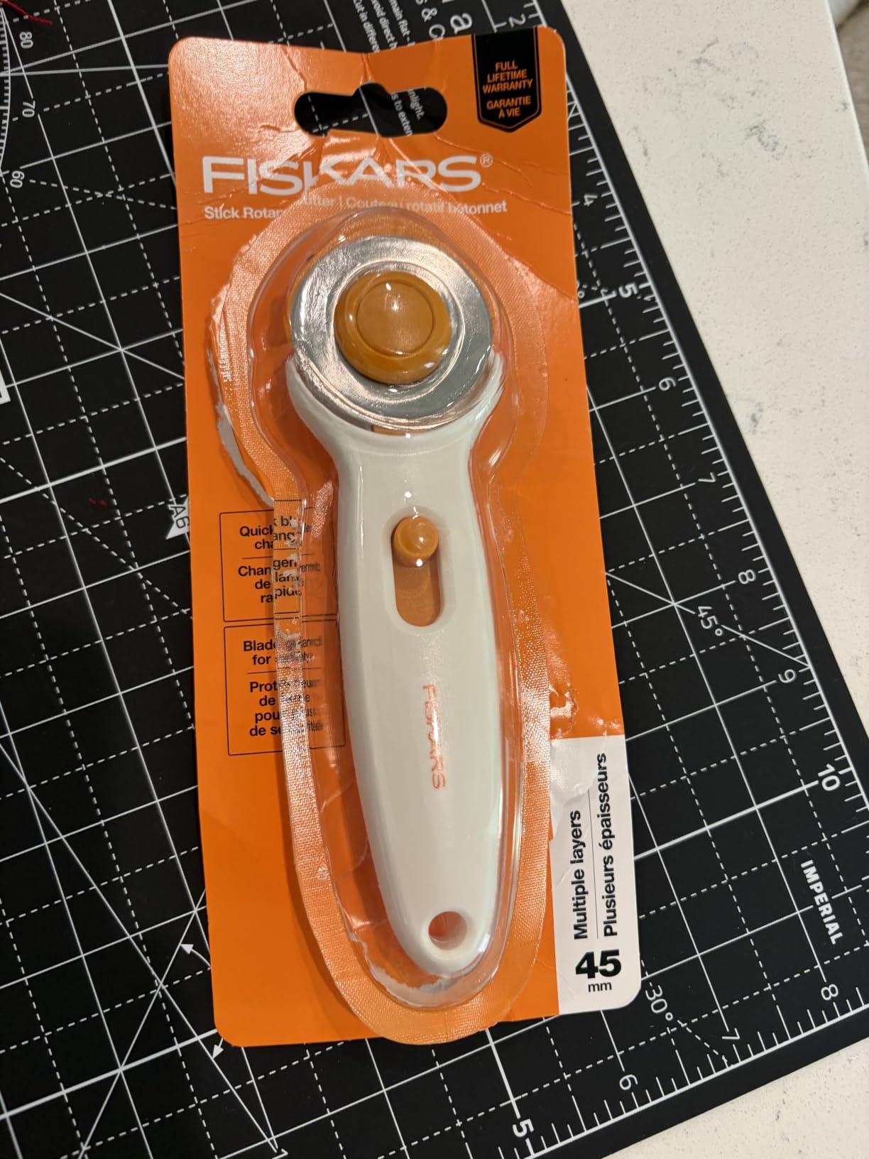 Fiskars 45mm Rotary Cutter for Fabric, Premium Steel Stick Fabric Cutter Cuts Through Multiple Layers, Right and Left Handed, Easy and Safe Blade Change, Arts and Crafts, Sewing and Quilting Tools customer photo 2