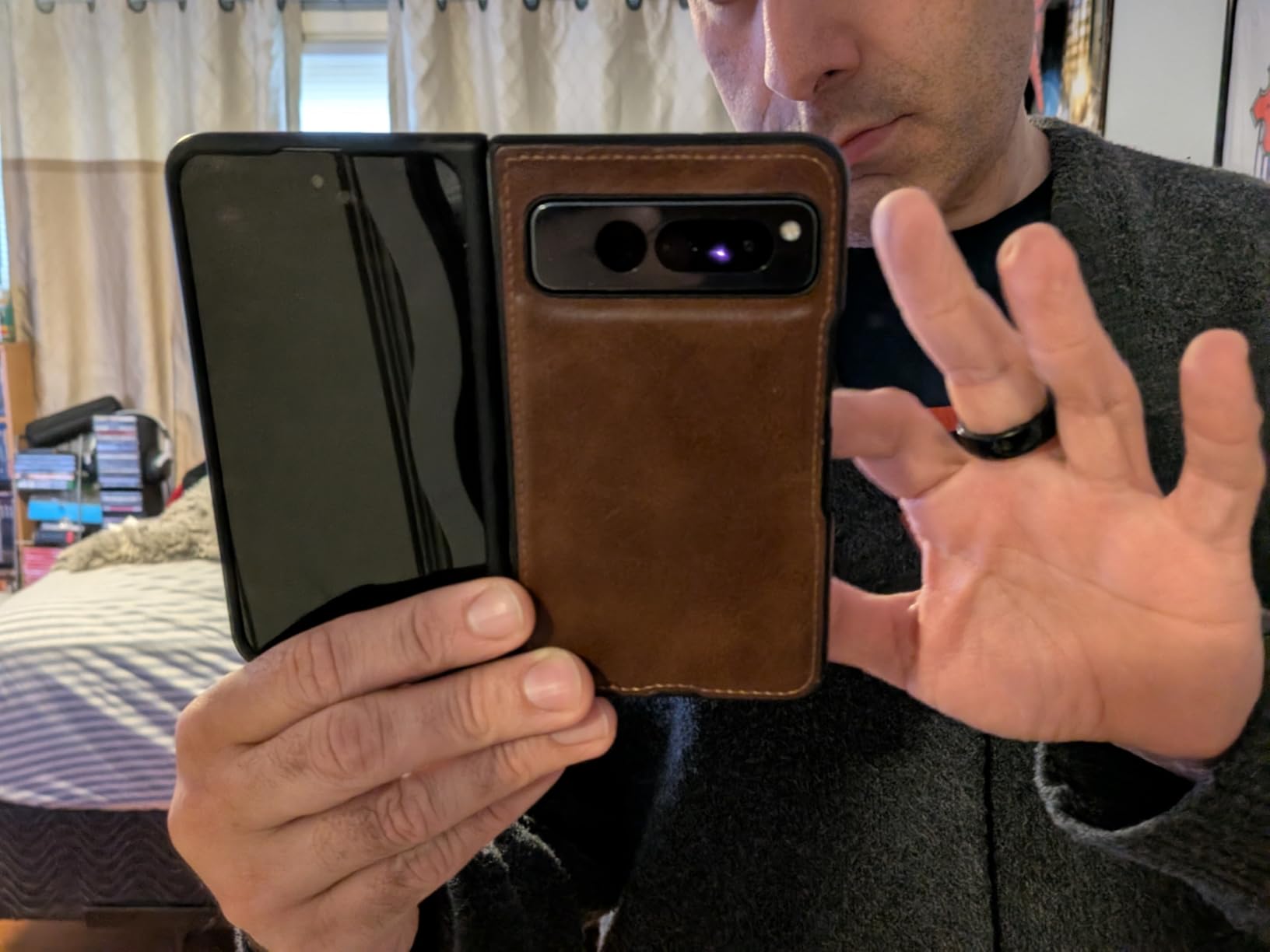 Google Pixel Fold, 256GB, Obsidian - Unlocked (Renewed) customer photo 1