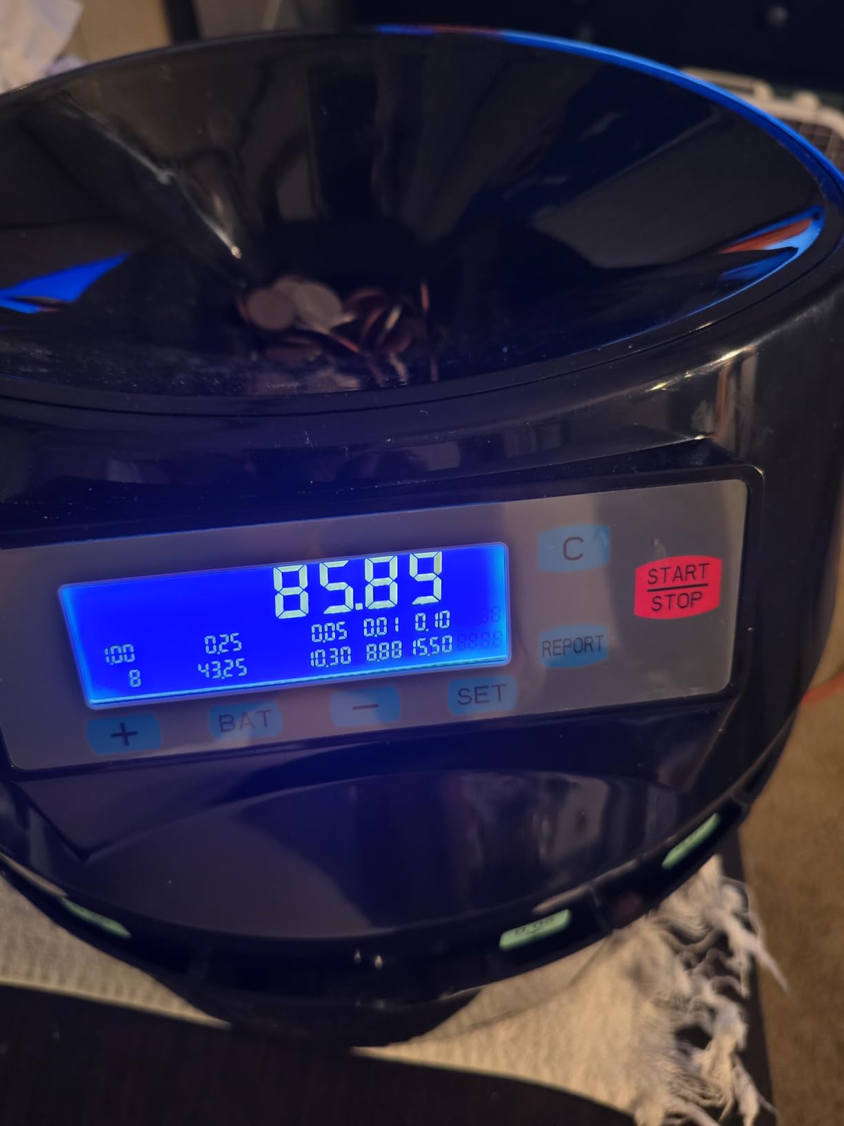 VEVOR USD Coin Counter with LCD Display, Precise Coin Counting and Sorter Machine - Sorts up to 300 Coins/min into Coin Wrappers, Compact Digital Change Counter Included 5 Coin Bins & 5 Tubes customer photo 2