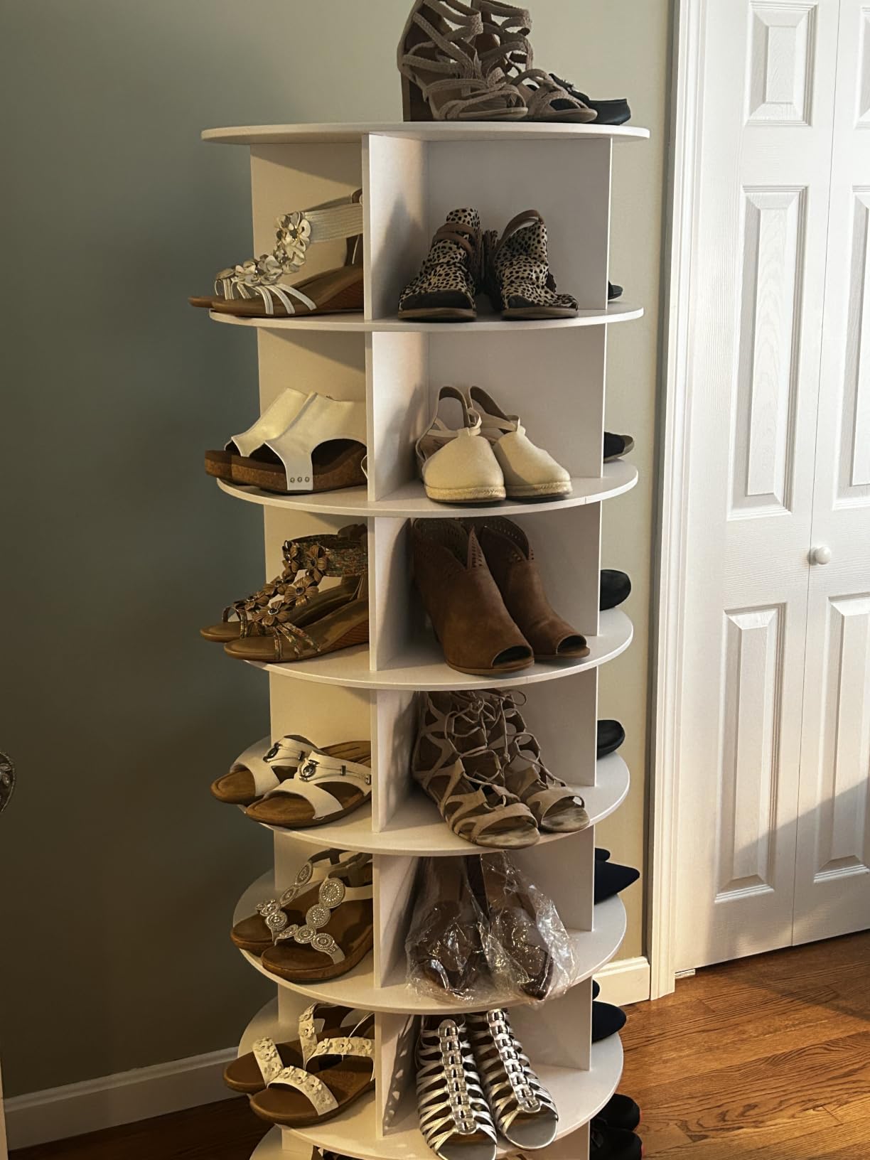 SpaceAid 7 Tier Rotating Shoe Rack Tower, Spinning Shoe Display Lazy Susan, Revolving 360 Shoe Rack Storage Round Carousel, Vertical Handbag Rotate Shoes Closet Organization (7-Tier White) customer photo 1