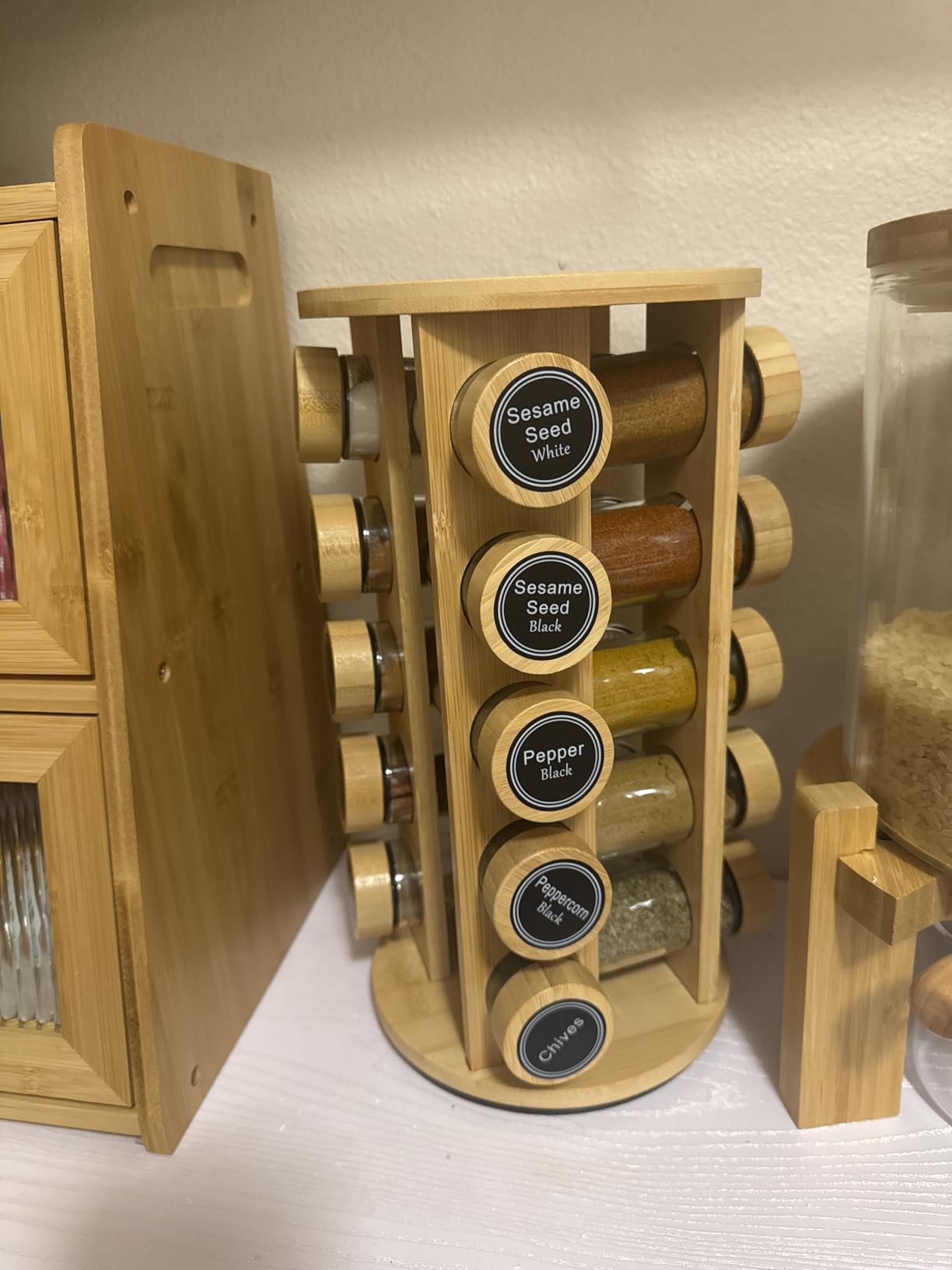 New England Stories Revolving Spice Rack Set with 20 Spice Jars, Kitchen Spice Tower Organizer for Countertop or Cabinet - Carousel Storage Includes 386 Spice Labels (Black) customer photo 2