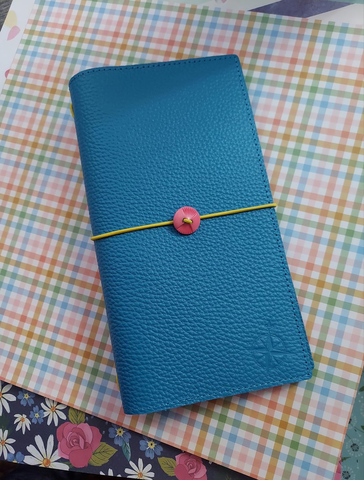 WANDERINGS Regular Size Travelers Notebook with Pockets - 4.5