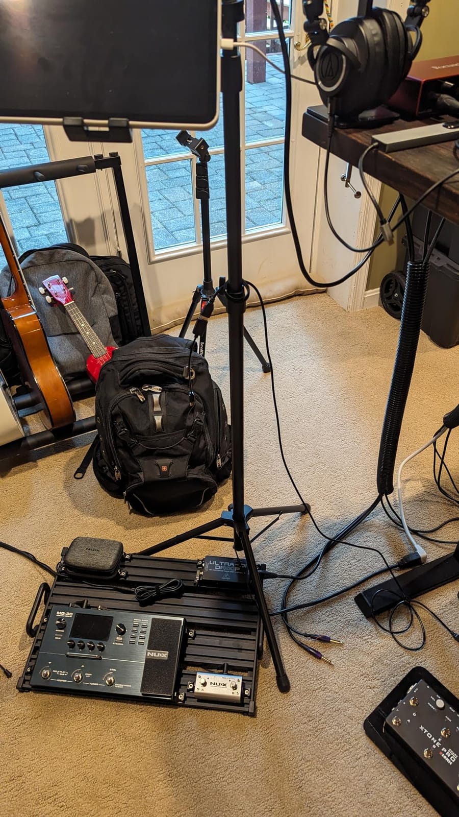 TONOR Microphone Stand with Tablet Holder, Tripod Boom Arm for Floor, Adjustable Height and Angle, Heavy Duty Stand with Carrying Bag, Smartphone and Pad Clamp, Excellent Compatibility, T35 customer photo 2