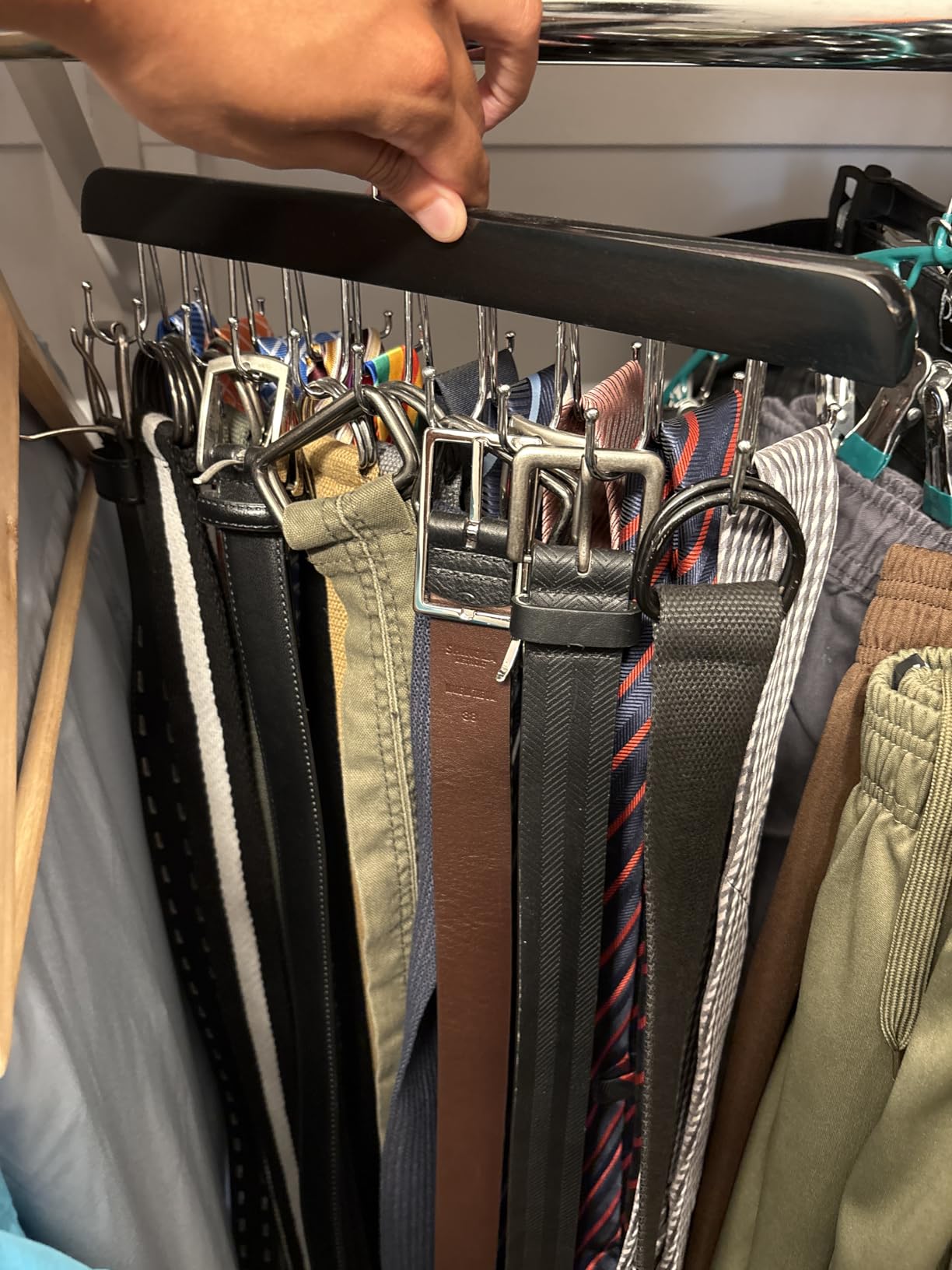 TOPIA HANGER 20 Hooks 2 in 1 Belt Tie Hanger for Closet Max 30 Belts with 30 Ties Capacity, Belt Tie Racks Wooden Hanger for Closet Organizer Storage “U” Fit for Belt and “一” Fit for Tie - CT47B customer photo 1