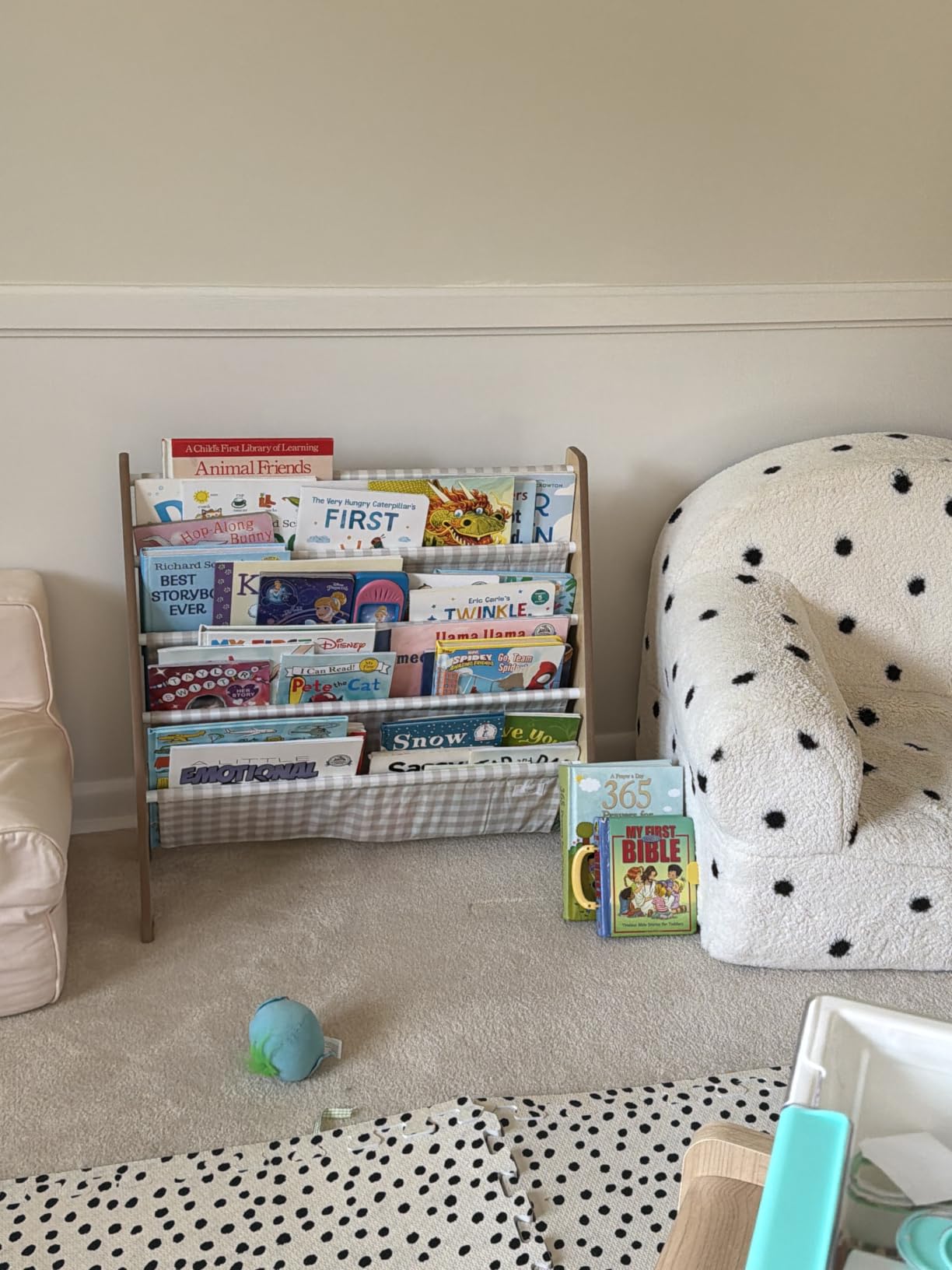 3 Sprouts Recycled Kids Bookshelf, Holds 35 Books, 4-Tier, Gingham Beige customer photo 2