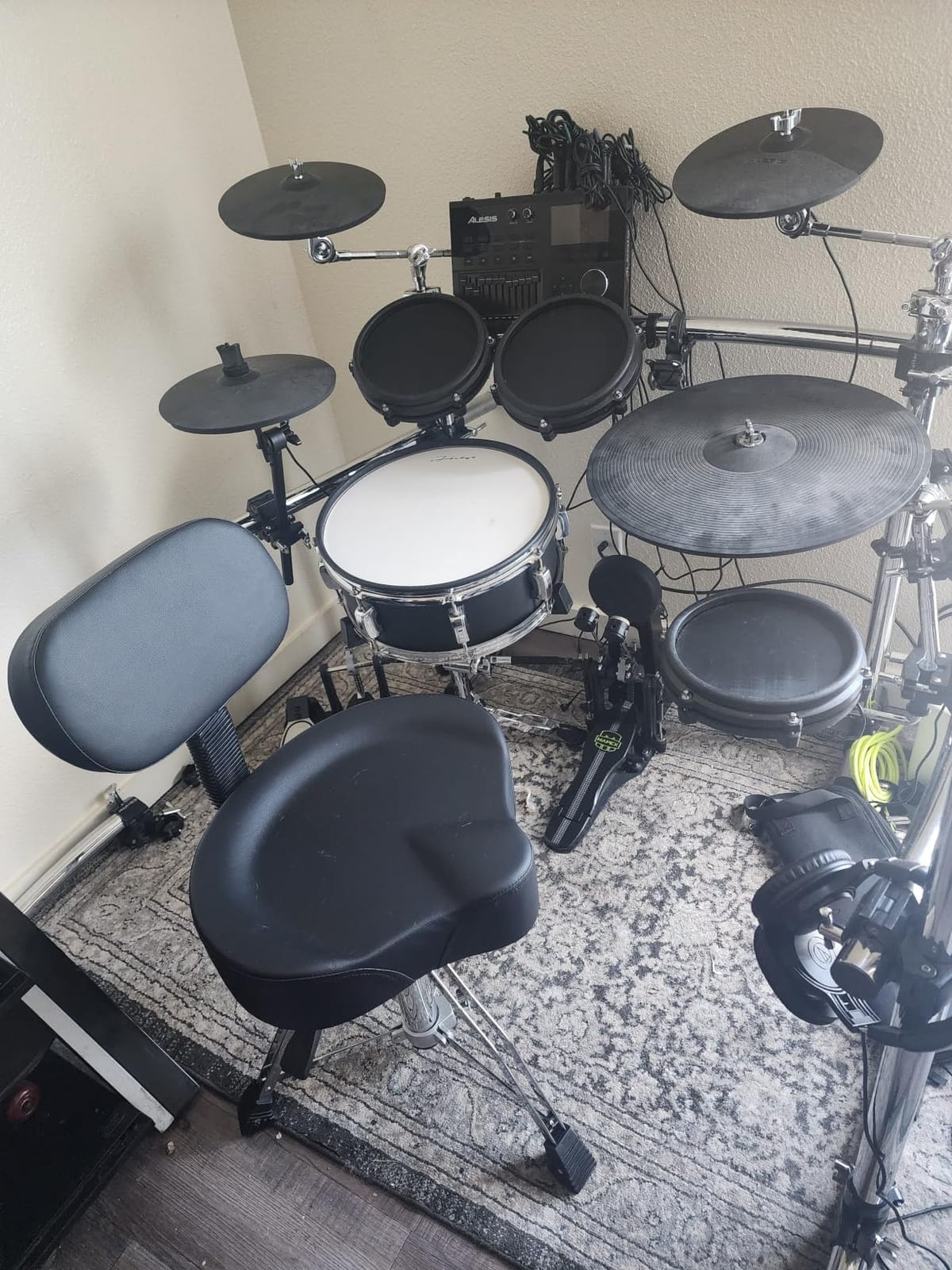 Ktaxon Drum Throne with Backrest with a Pair of Drum Sticks, Matte Black customer photo 2