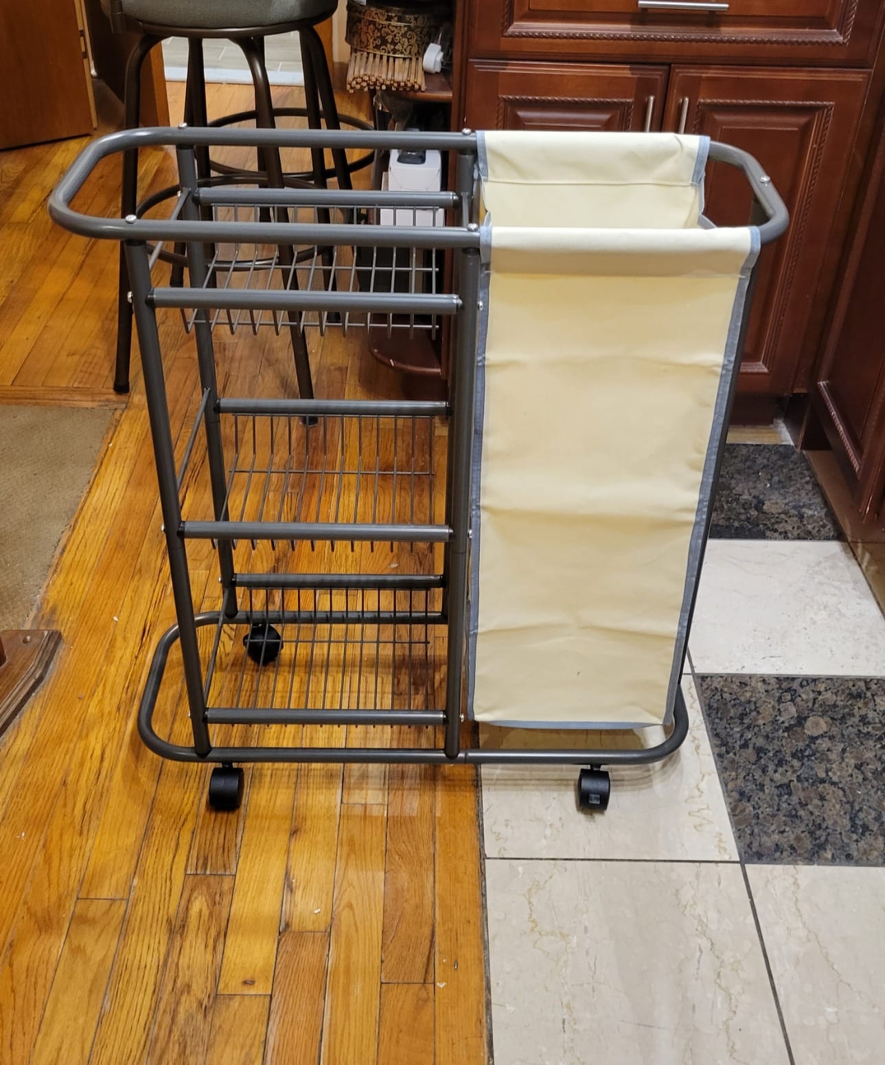 Slim Laundry Cart Between Washer Dryer, 3-Tier Rolling 45L Narrow, Black customer photo 1