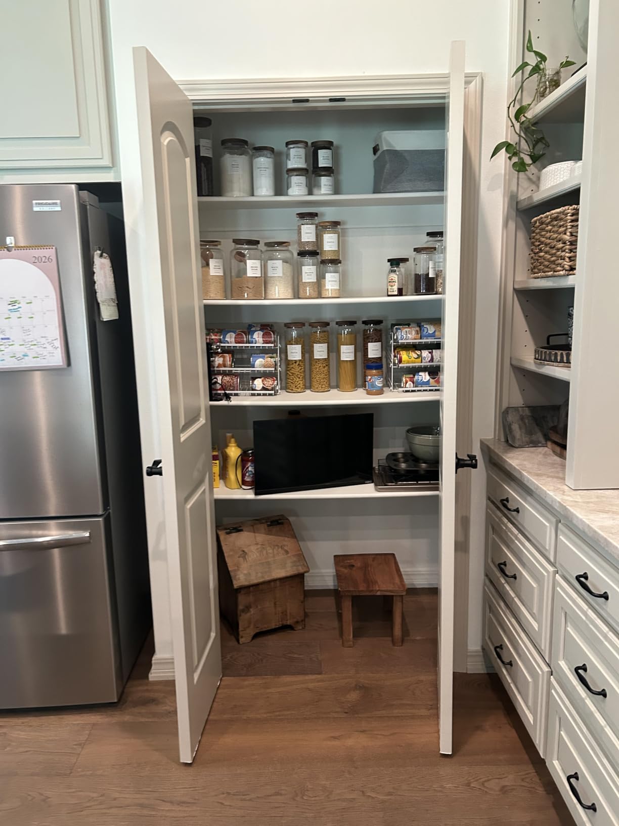 CZZGSM 3 Set Glass Pantry Storage Jars with Acacia Airtight Lid - 35oz Thicken Glass Kitchen Canisters with 132 Pantry Labels - Clear Food Storage Containers with Wood Lid for Tea, Sugar, Cookie, Pasta customer photo 1