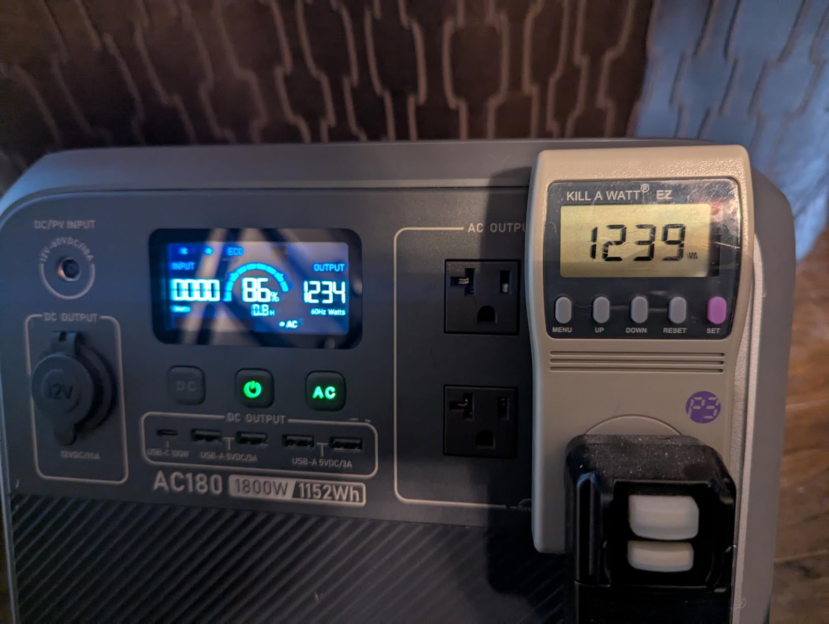 BLUETTI AC200PL Portable Power Station 2304Wh 2400W LiFePO4 Solar Generator customer photo 1