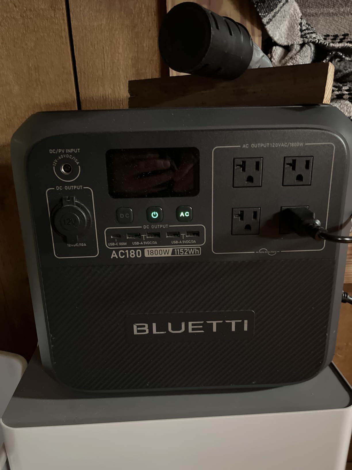 BLUETTI AC200PL Portable Power Station 2304Wh 2400W LiFePO4 Solar Generator customer photo 2