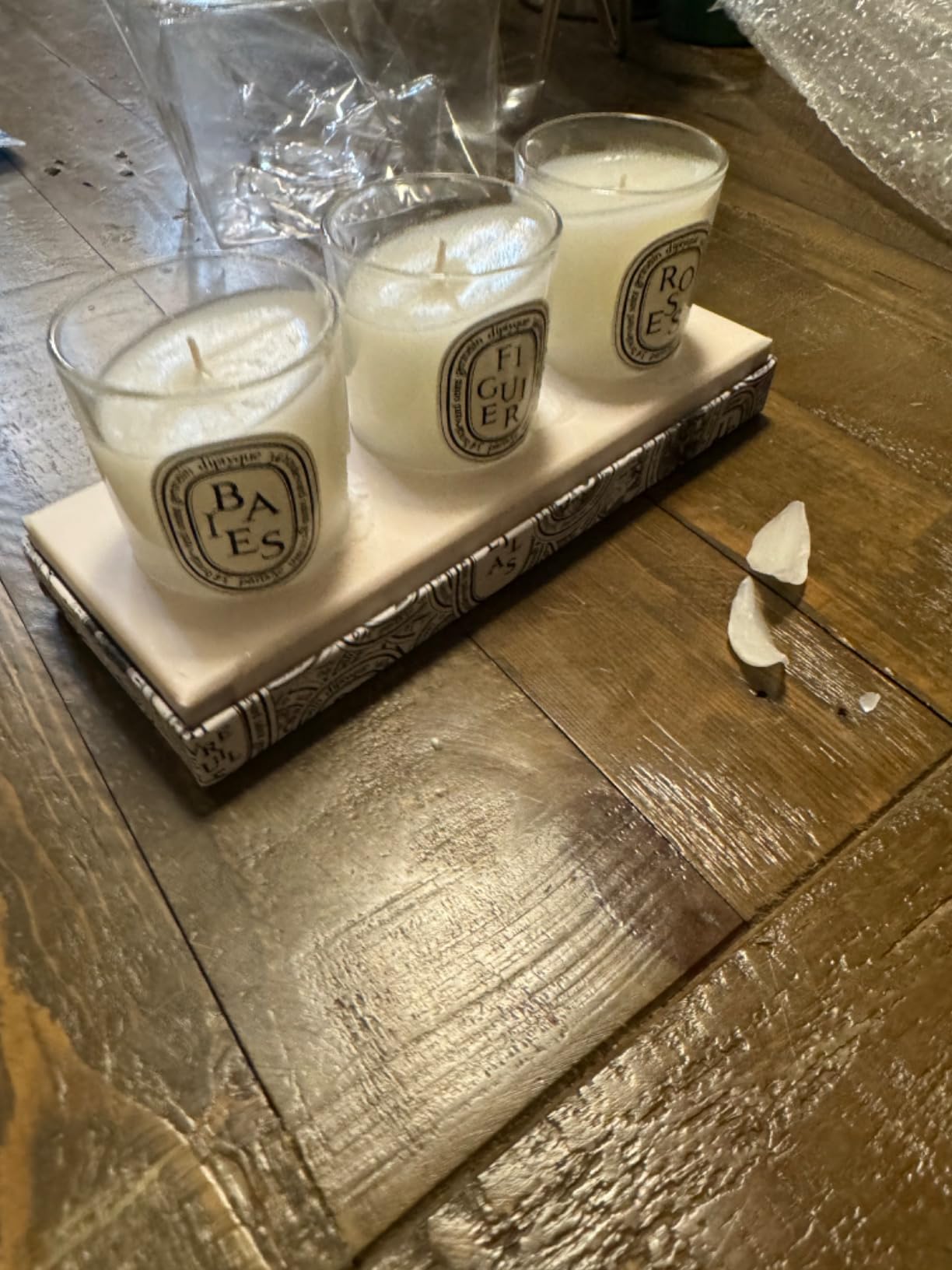 DIPTYQUE Baies Roses & Figuier Scented Candle 3 Piece Set 70 Grams Each Gift Boxed, White customer photo 2