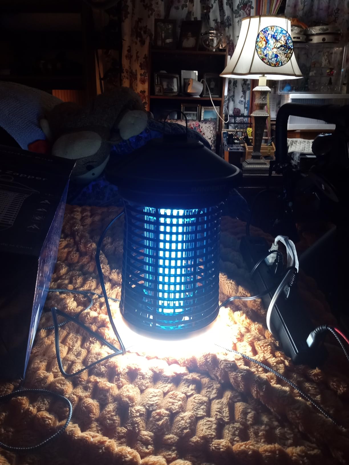BANPESTT Solar Bug Zapper Outdoor, Portable Mosquito Killer for Camping customer photo 1
