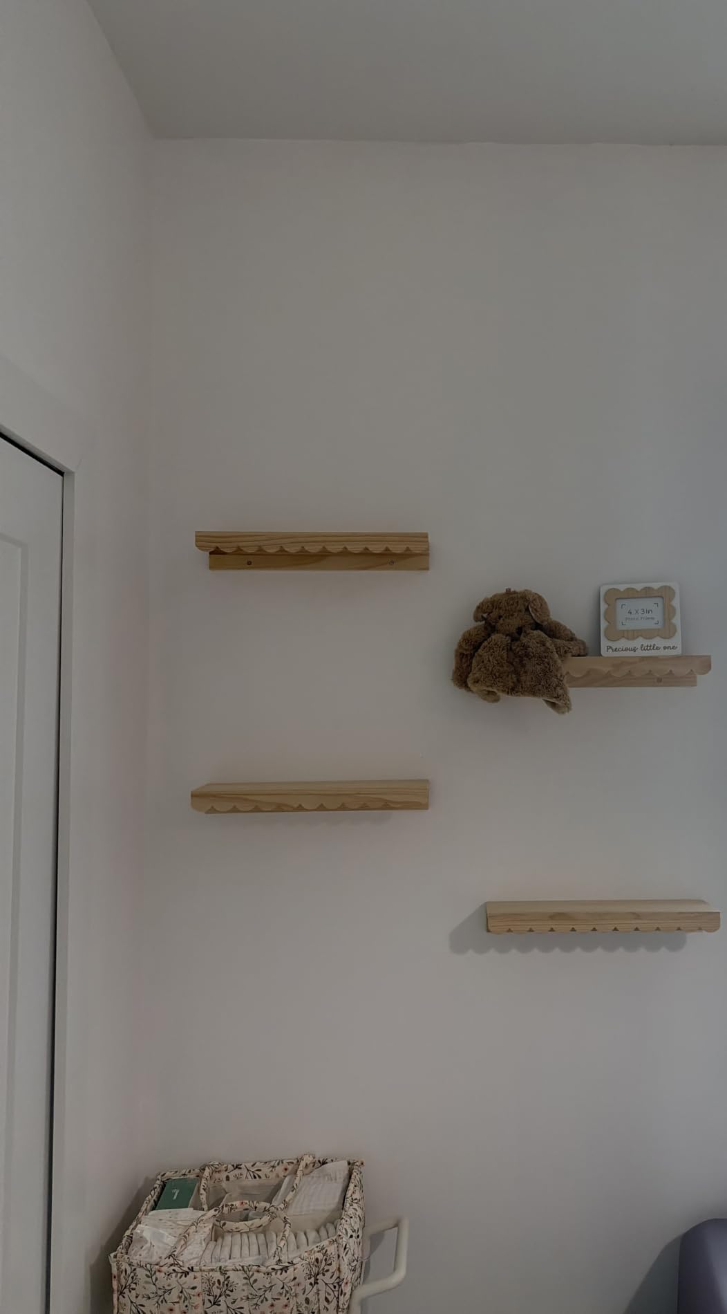 Shario Nursery Book Shelves, 4-Pack White Floating Shelves for Wall Kids, Scalloped Shelves, Wall Book Shelves for Bedroom Kids, Toddler Room, Baby Room, Nursery Decor customer photo 1