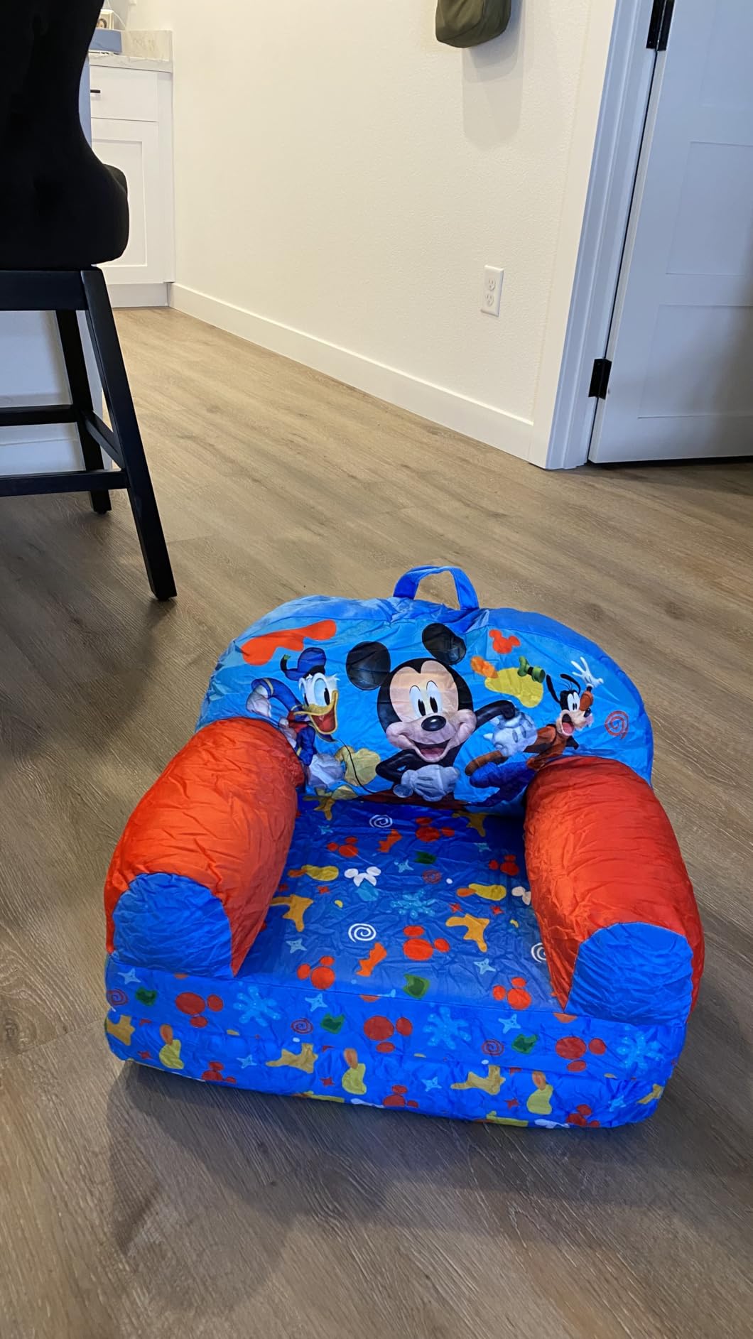 Delta Children - Minnie Mouse Cozee Buddy Flip-Out Kids Chair, Pink customer photo 1