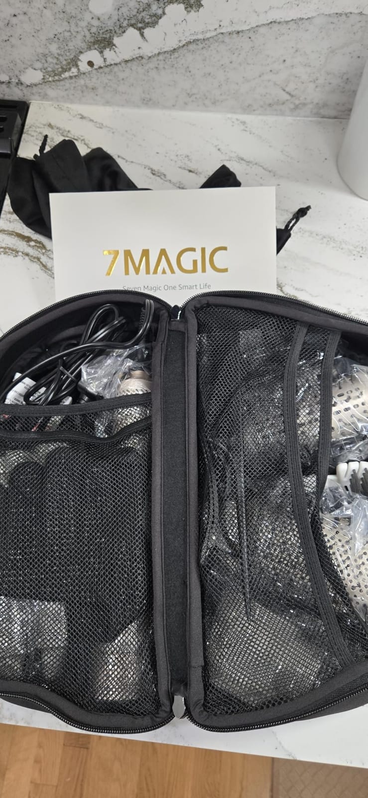 7MAGIC 6-in-1 Hair Dryer Brush, Hot Air Styler with Auto-Wrap Curlers Gold customer photo 2