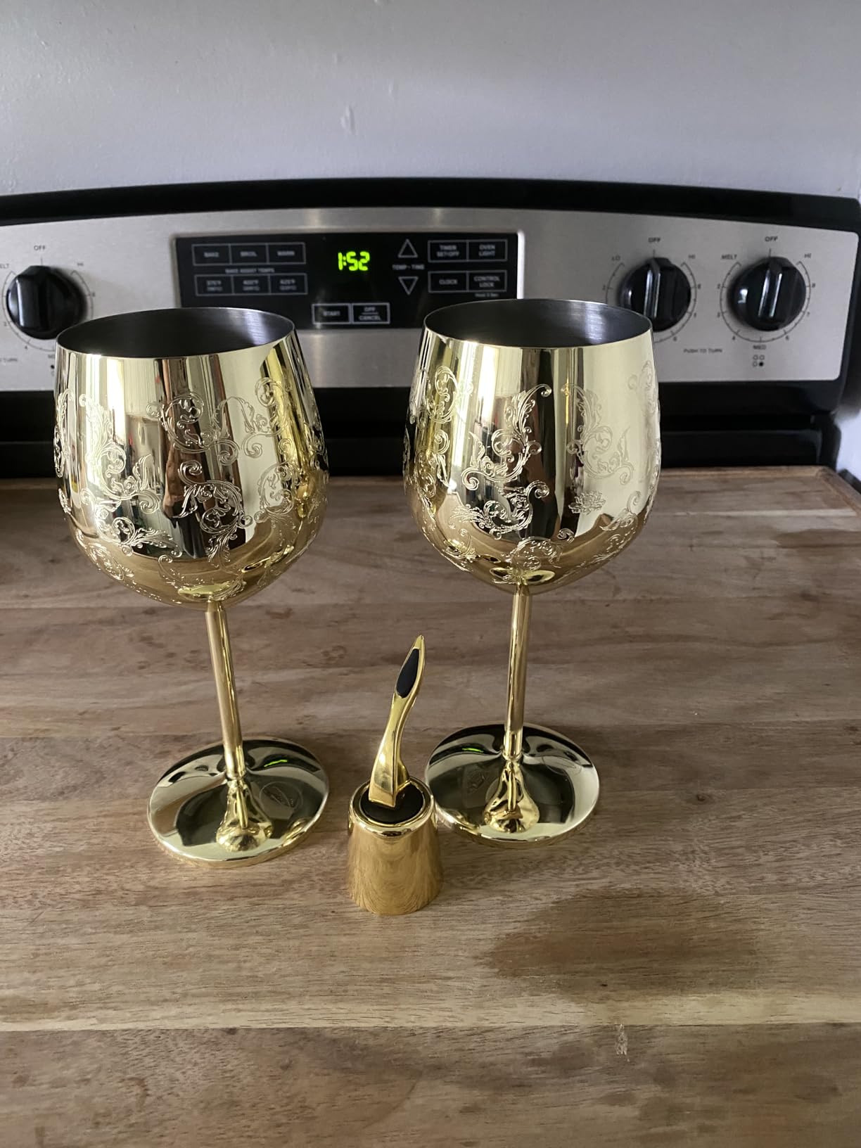 Mother’s Day Gift for Mom – Set of 2 Rose Gold Stainless Steel Wine Glasses, 17oz Engraved Goblets with Bottle Stopper, Unbreakable Elegant Wine Cups, Gift for Women, Wife, Mom, Sister customer photo 1