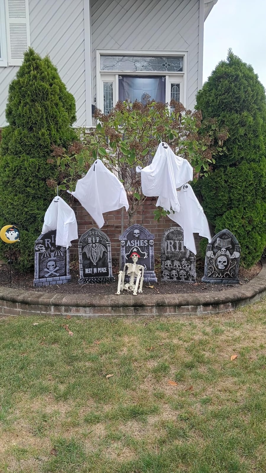 25.6inches Halloween Decorations Outdoor, DIY Halloween Decorations Outdoor of Gravestone Yard Signs, Extra Large Halloween TombstonesCemetery Headstones Scary Decorations for Garden with Waterproof customer photo 2