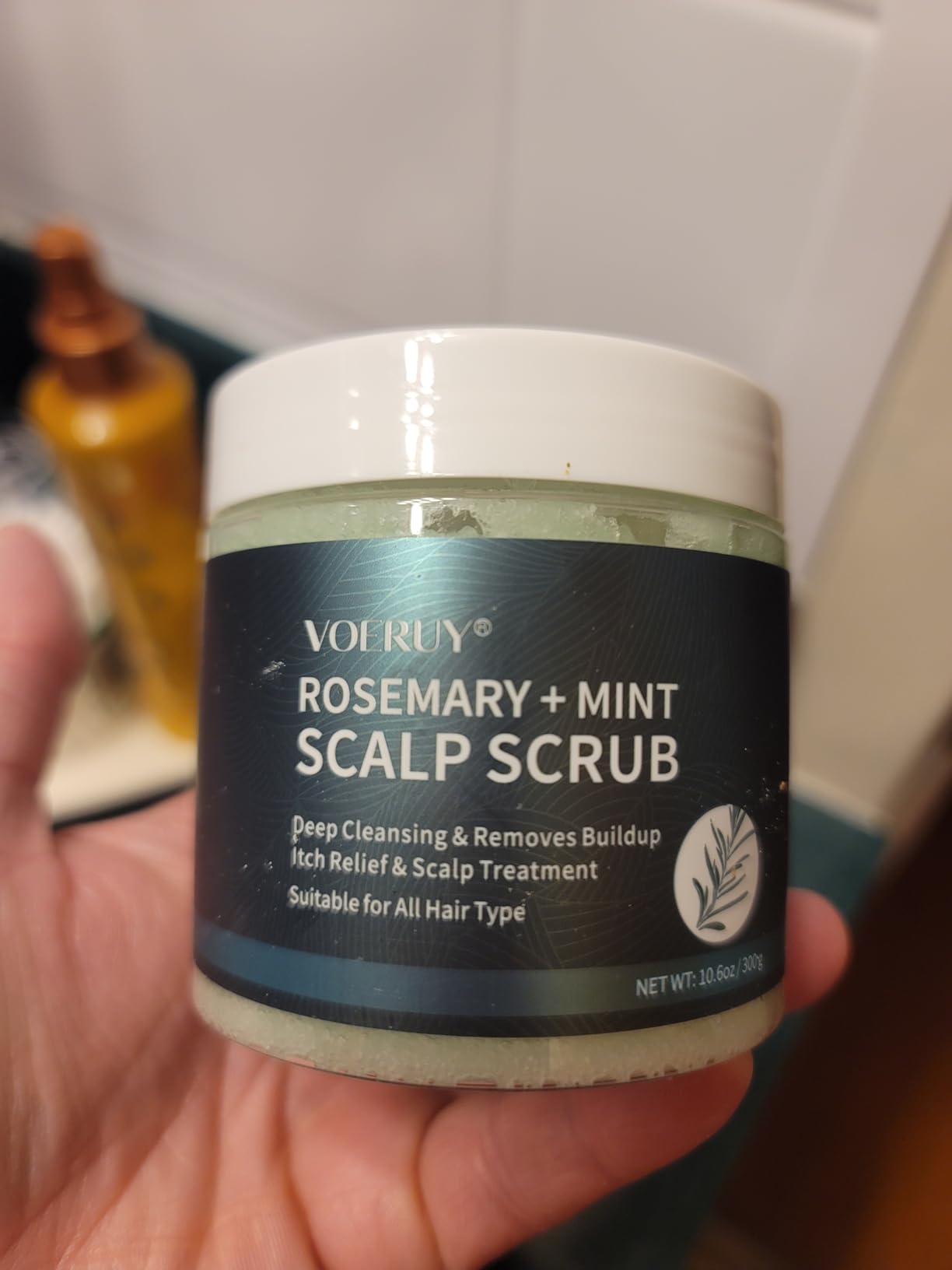 VOERUY Scalp Scrub, Rosemary Scalp Exfoliator Scrub Shampoo, 2-in-1 Scalp Treatment with Mint Oil, Hair Treatment to Clarify and Remove Build Up with Silicone Scalp Massager, 10.6oz/300g customer photo 2